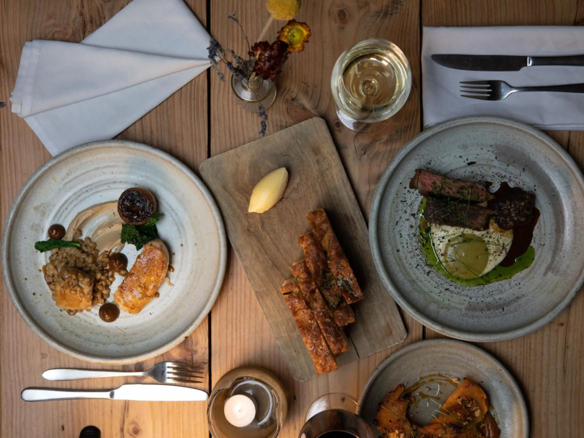 Restaurant/places to eat in Llys Meddyg