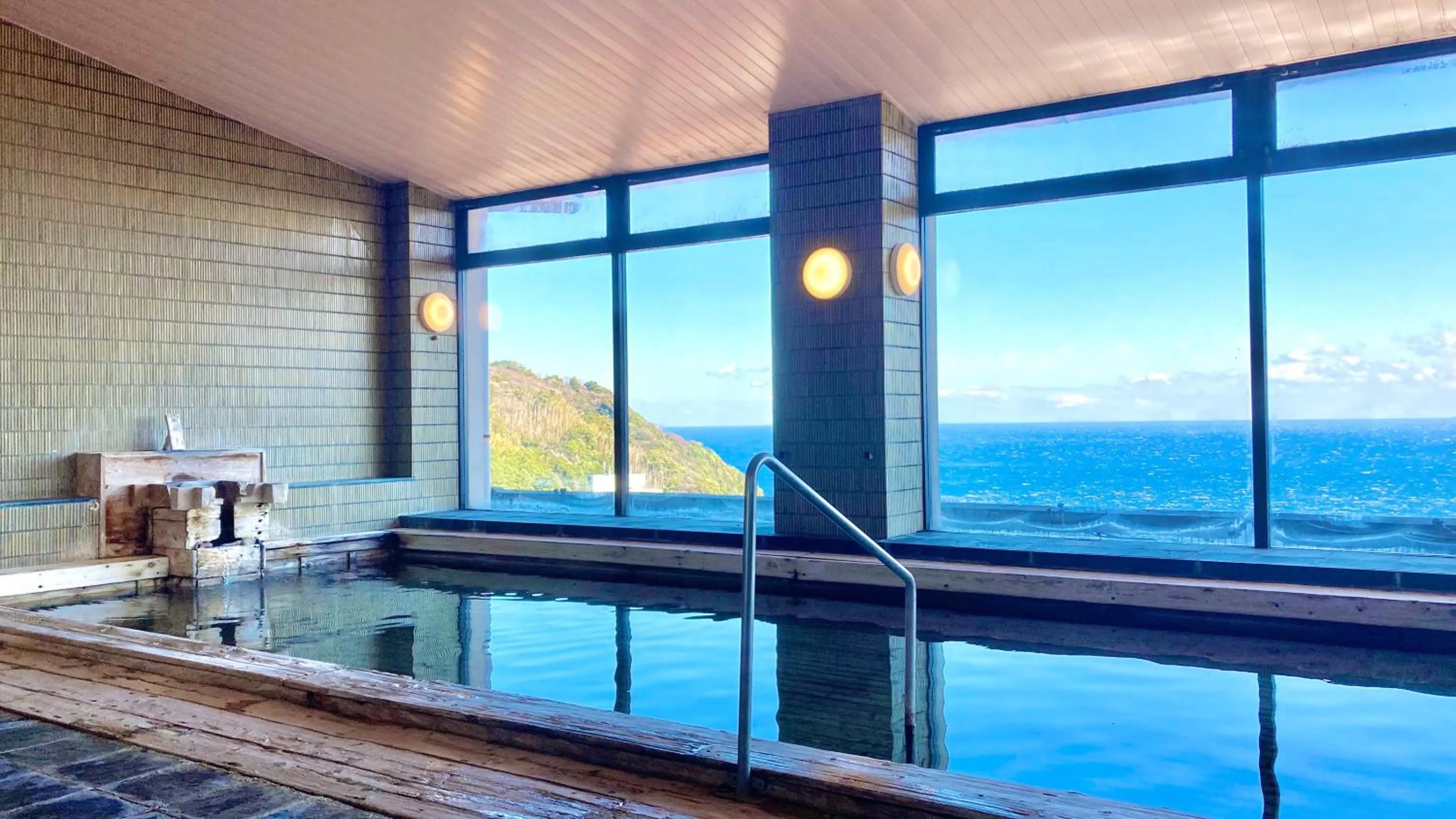 Hot Spring Bath in Itoen Hotel Atagawa