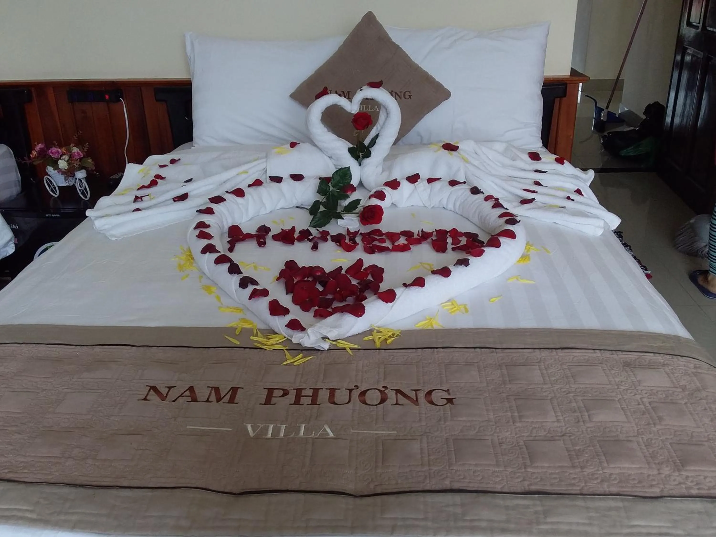 Bed in Nam Phương Riverside Villa