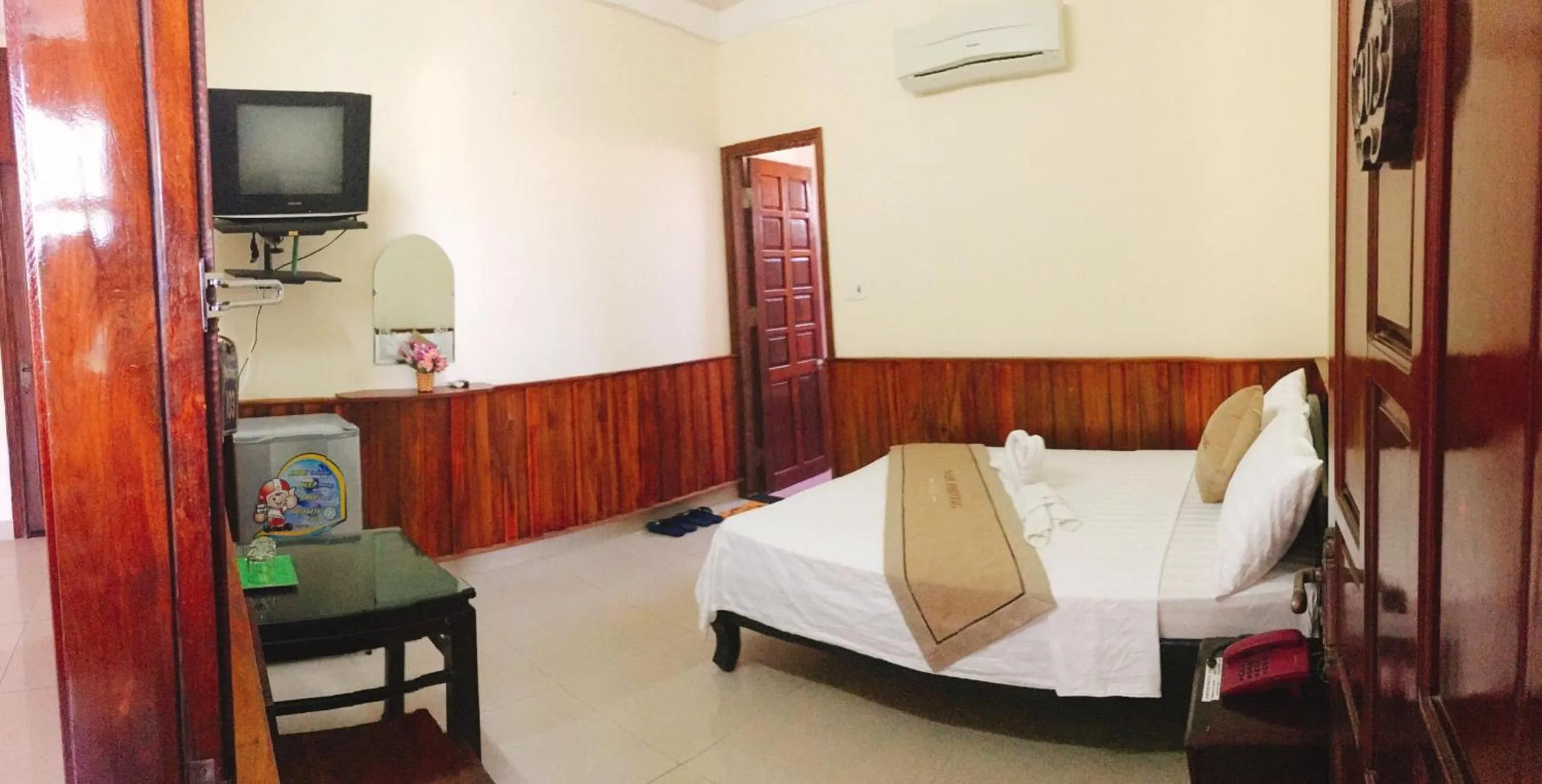 Bedroom, Bed in Nam Phương Riverside Villa