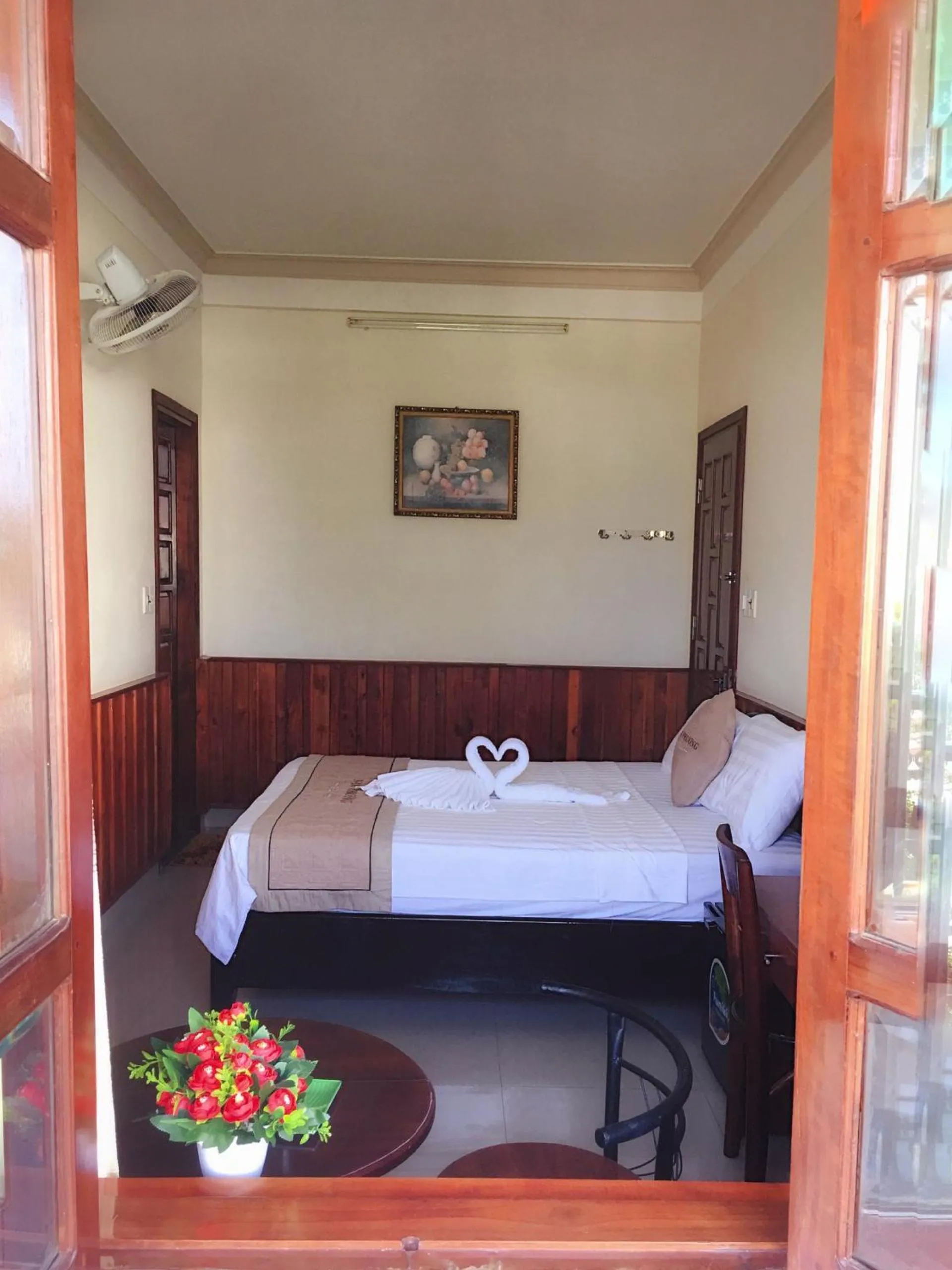 Photo of the whole room, Bed in Nam Phương Riverside Villa