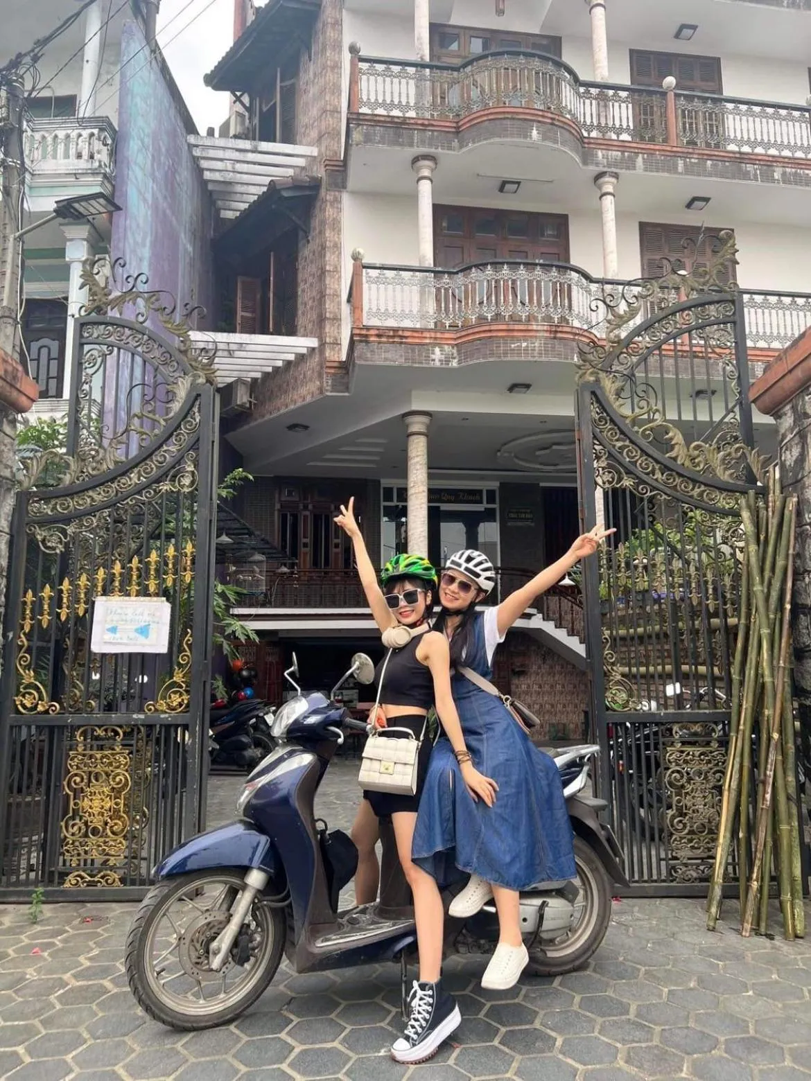 Guests in Nam Phương Riverside Villa