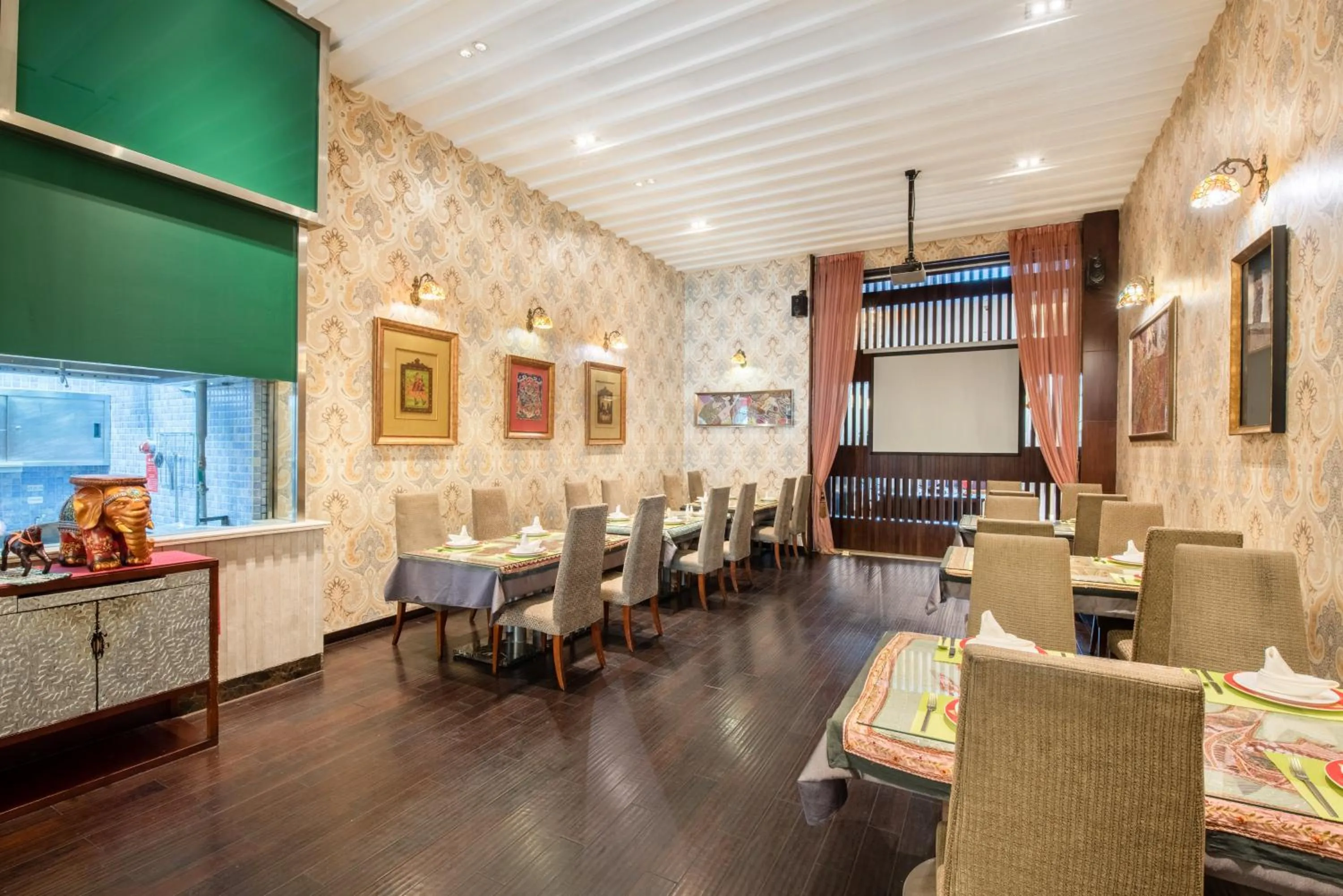 Restaurant/Places to Eat in Holiday Inn Beijing Haidian, an IHG Hotel