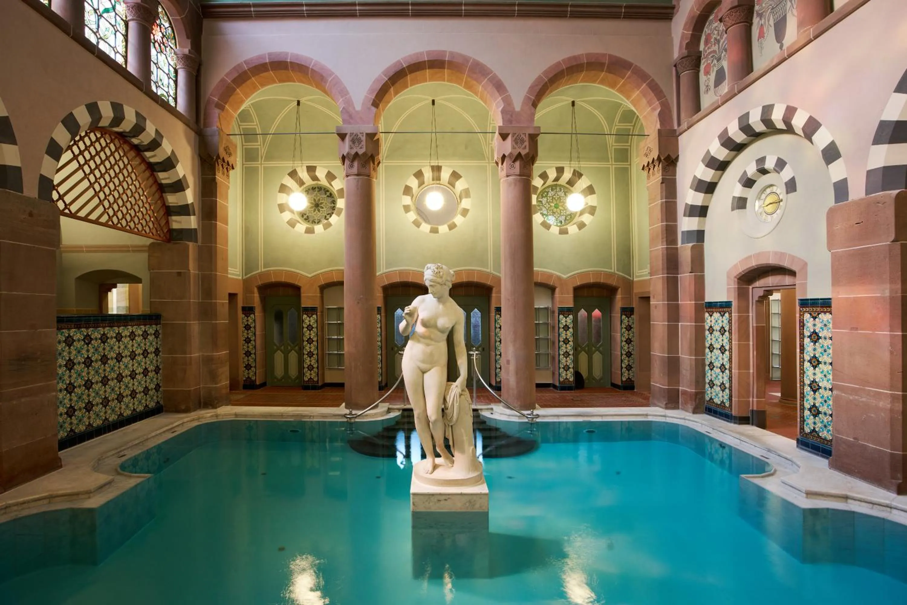 Swimming pool in Mokni's Palais Hotel & SPA