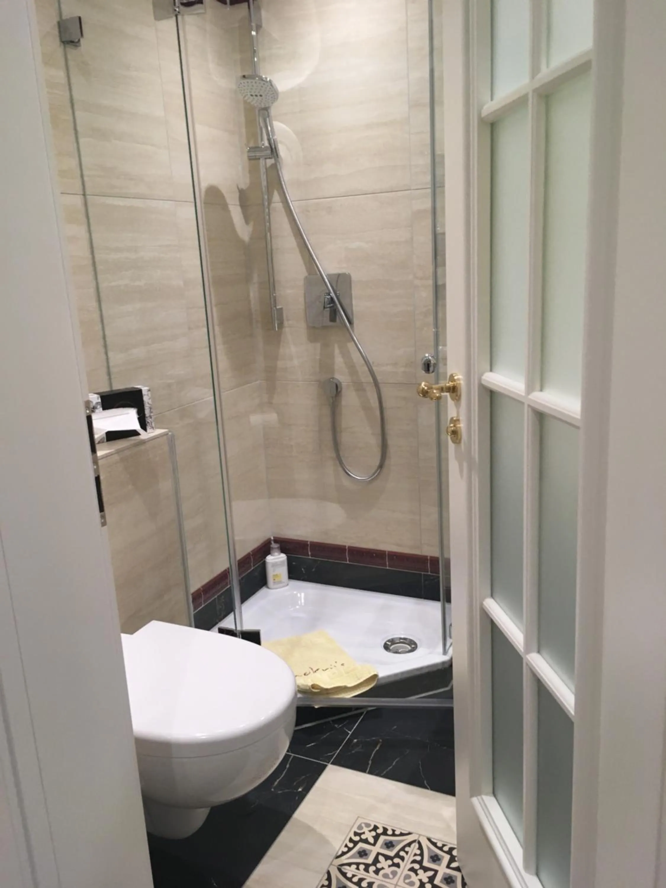 Shower in Mokni's Palais Hotel & SPA