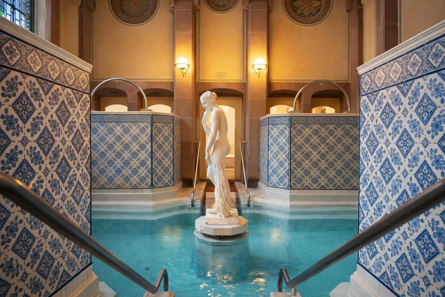 Swimming pool in Mokni's Palais Hotel & SPA