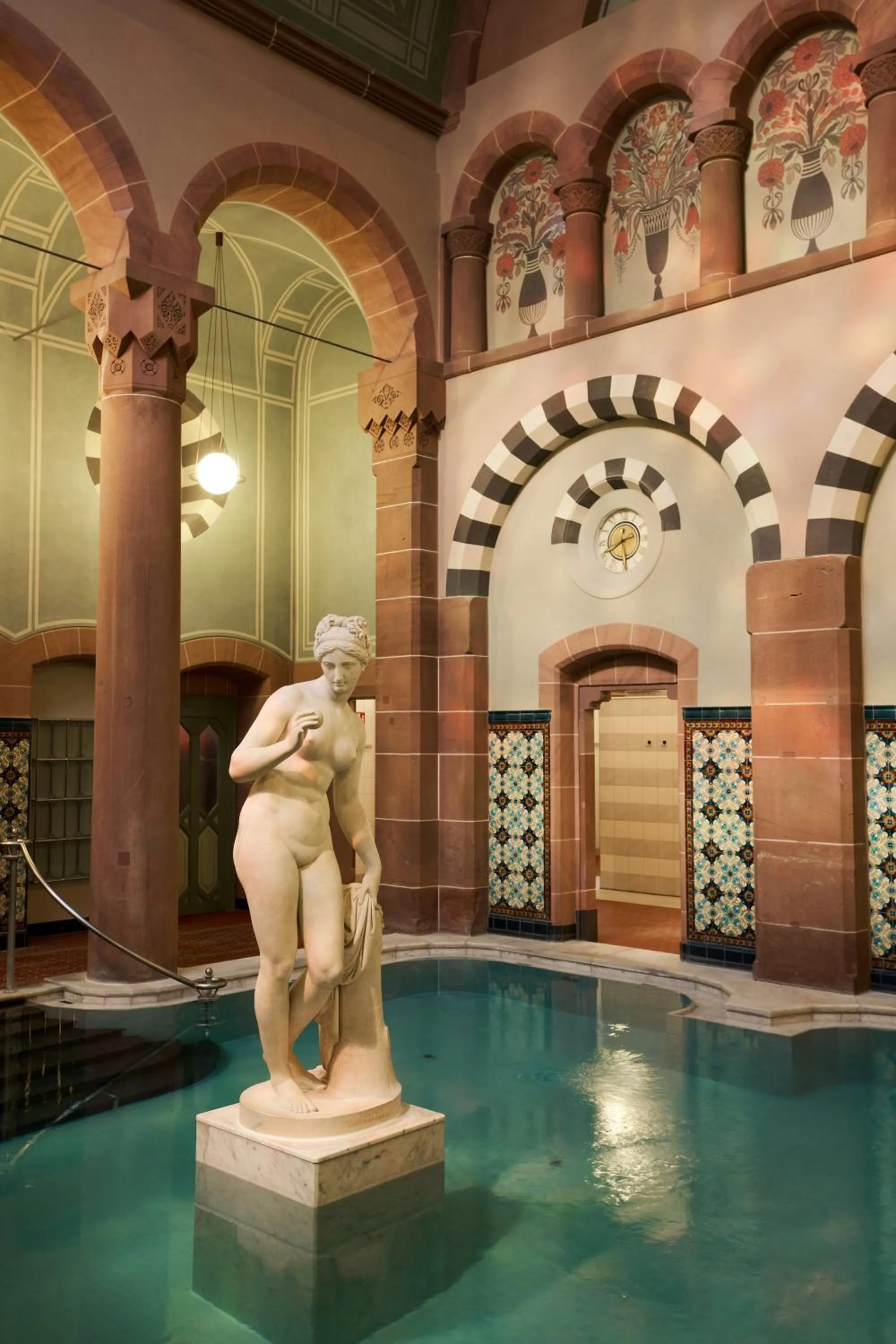 Swimming pool in Mokni's Palais Hotel & SPA