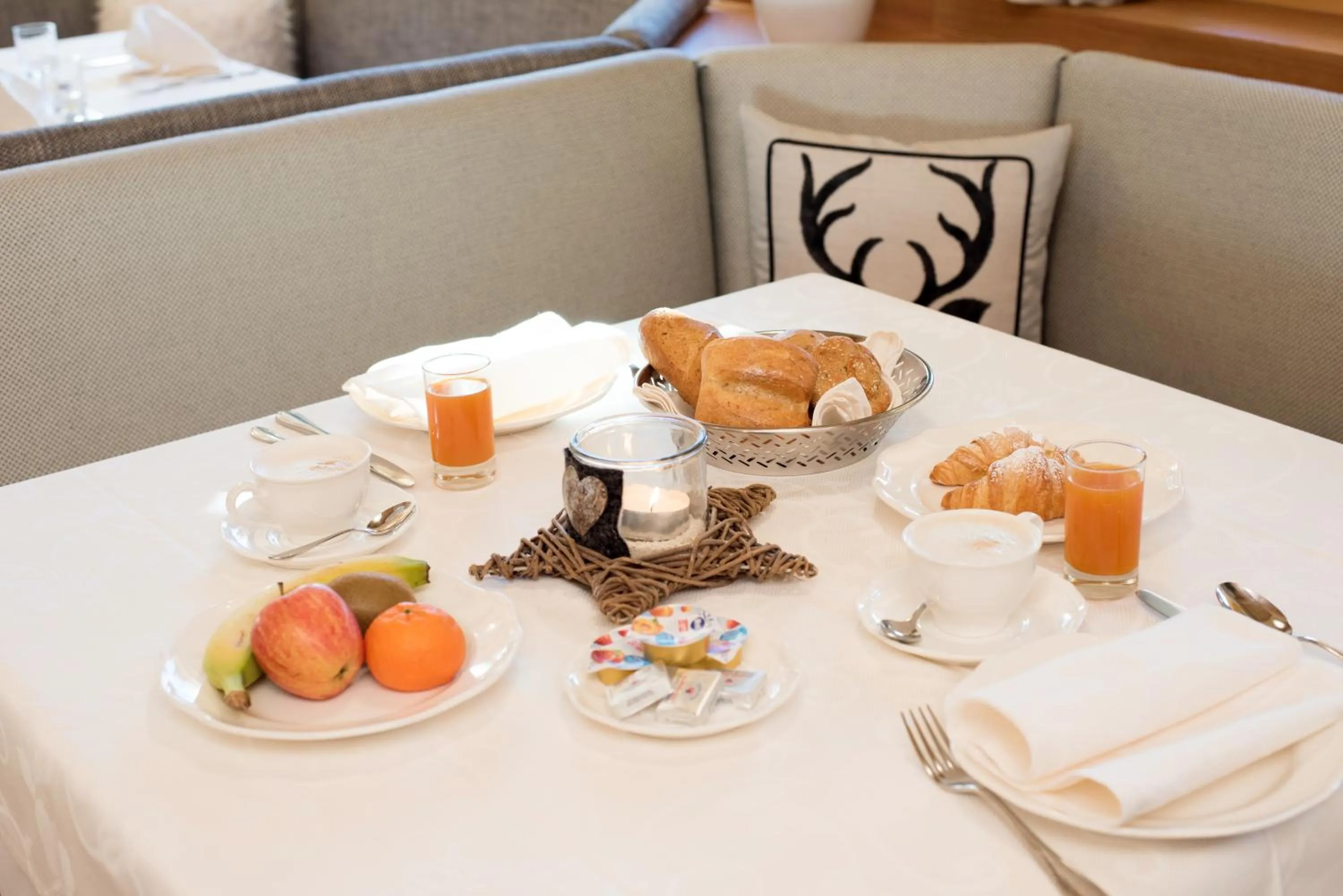 Lounge or bar in Hotel Pinei