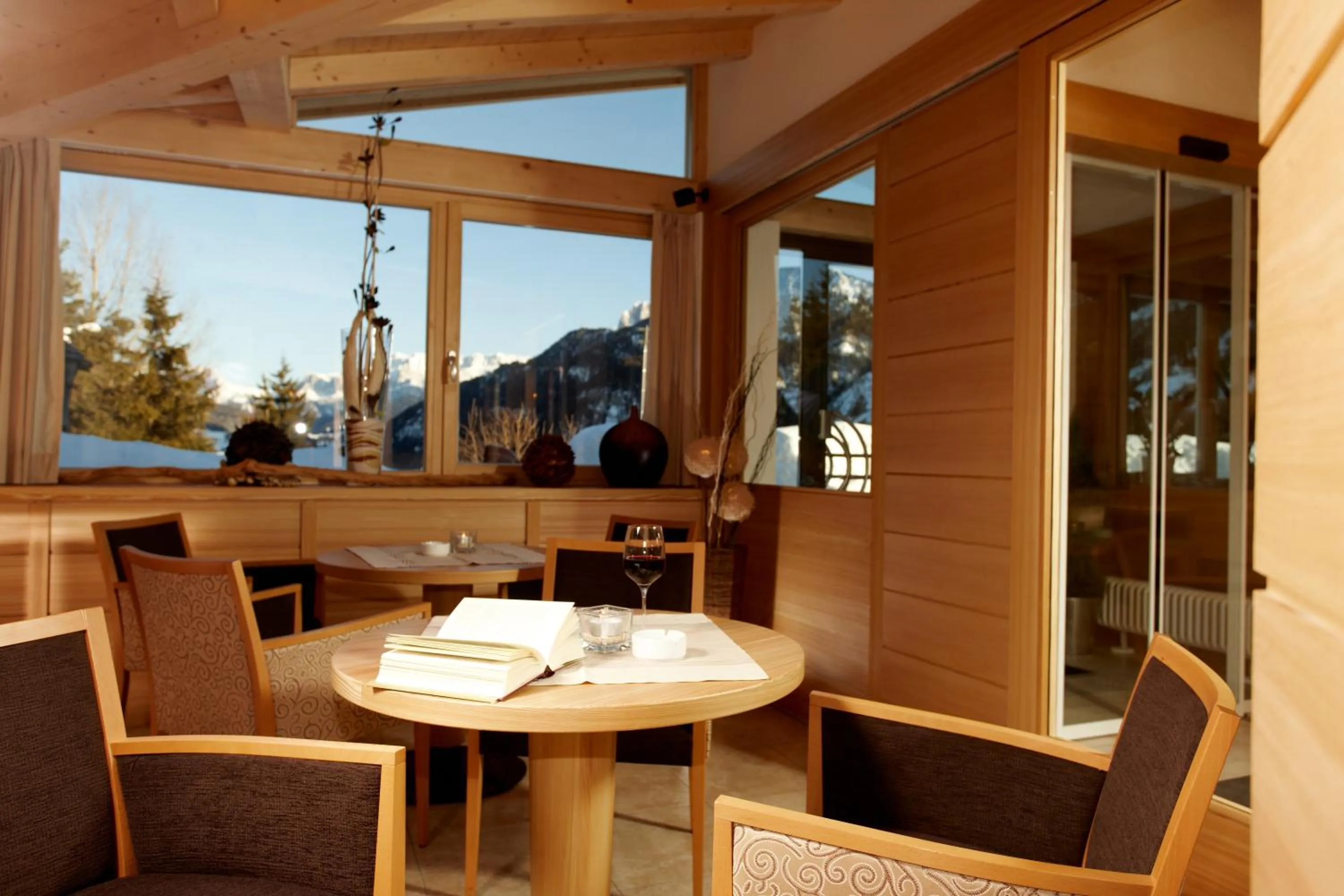 Seating area in Hotel Pinei