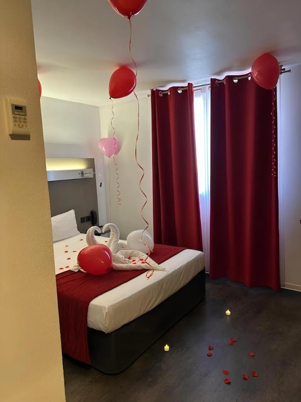 Bed in The Originals City, Hôtel Les Dômes, Perpignan Sud Saleilles