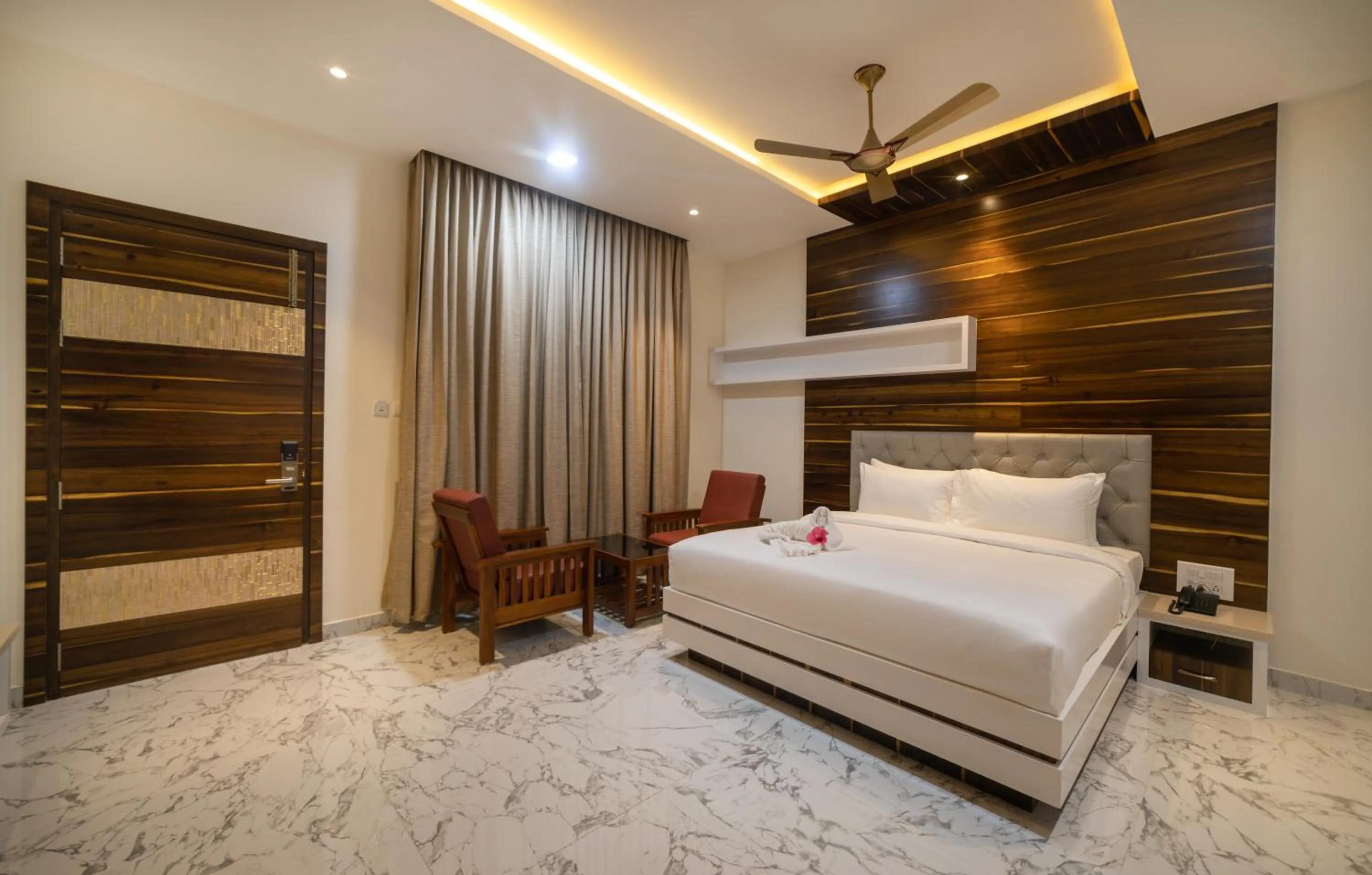 Photo of the whole room, Bed in SR Jungle Resort