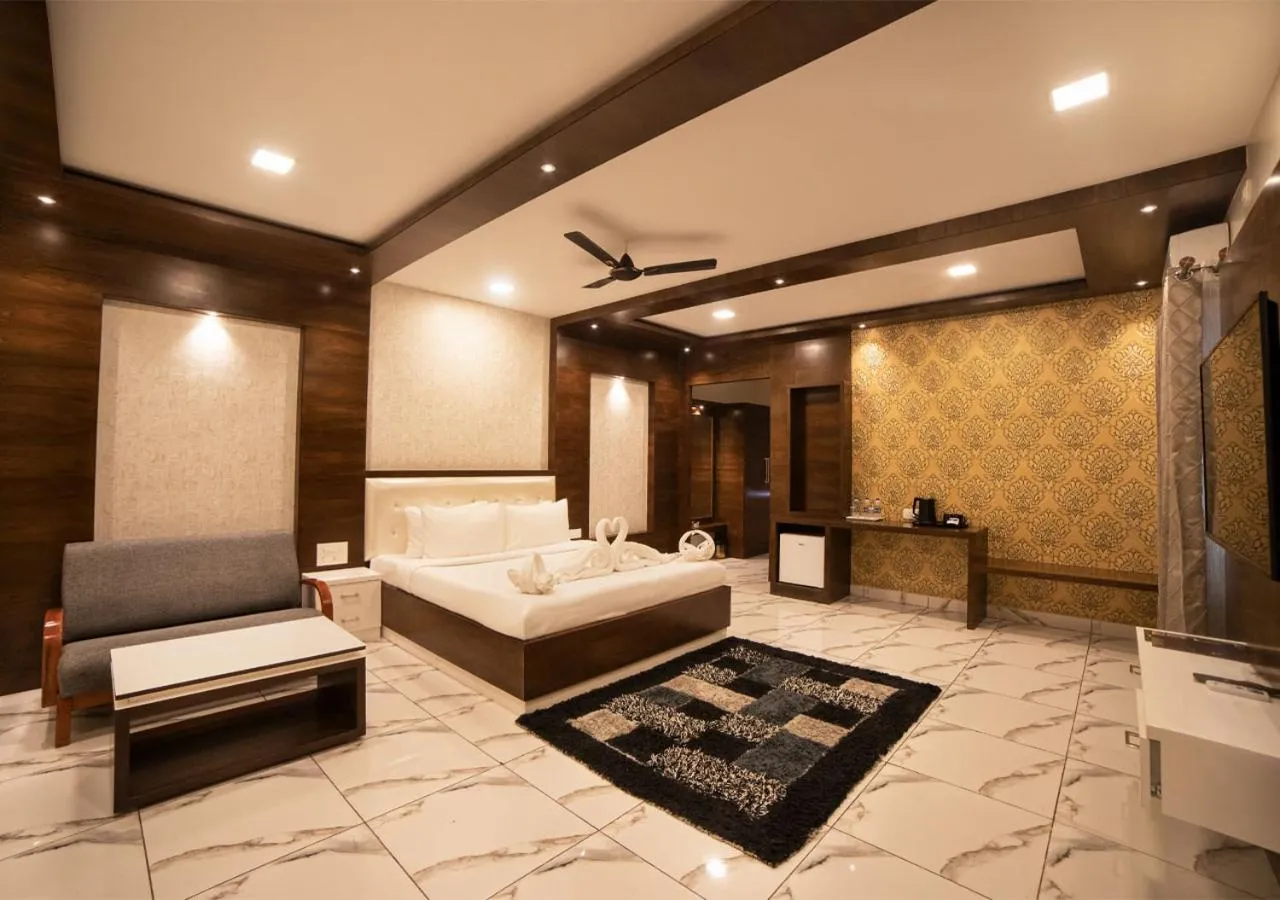 Photo of the whole room, Bed in SR Jungle Resort