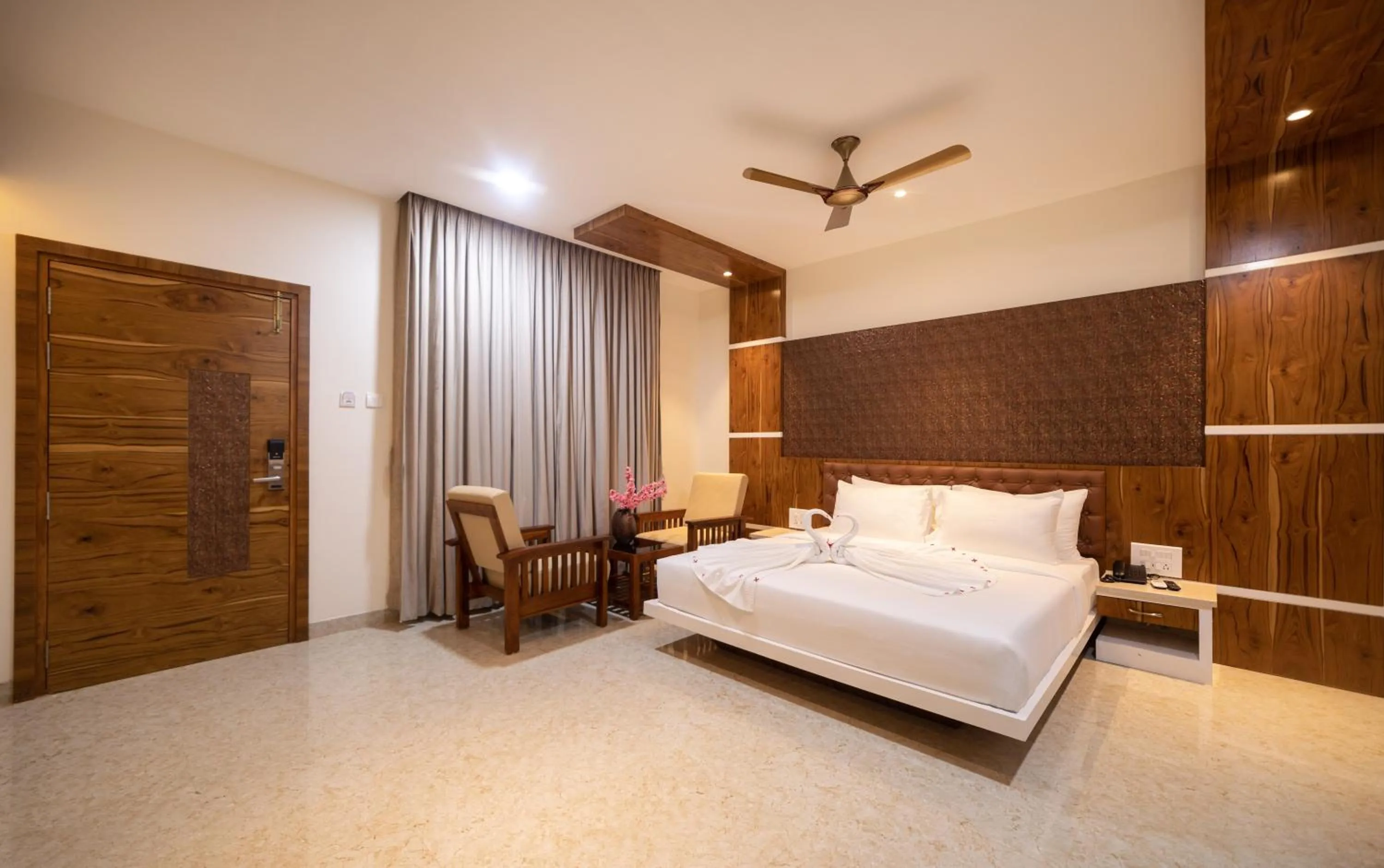 Bed in SR Jungle Resort