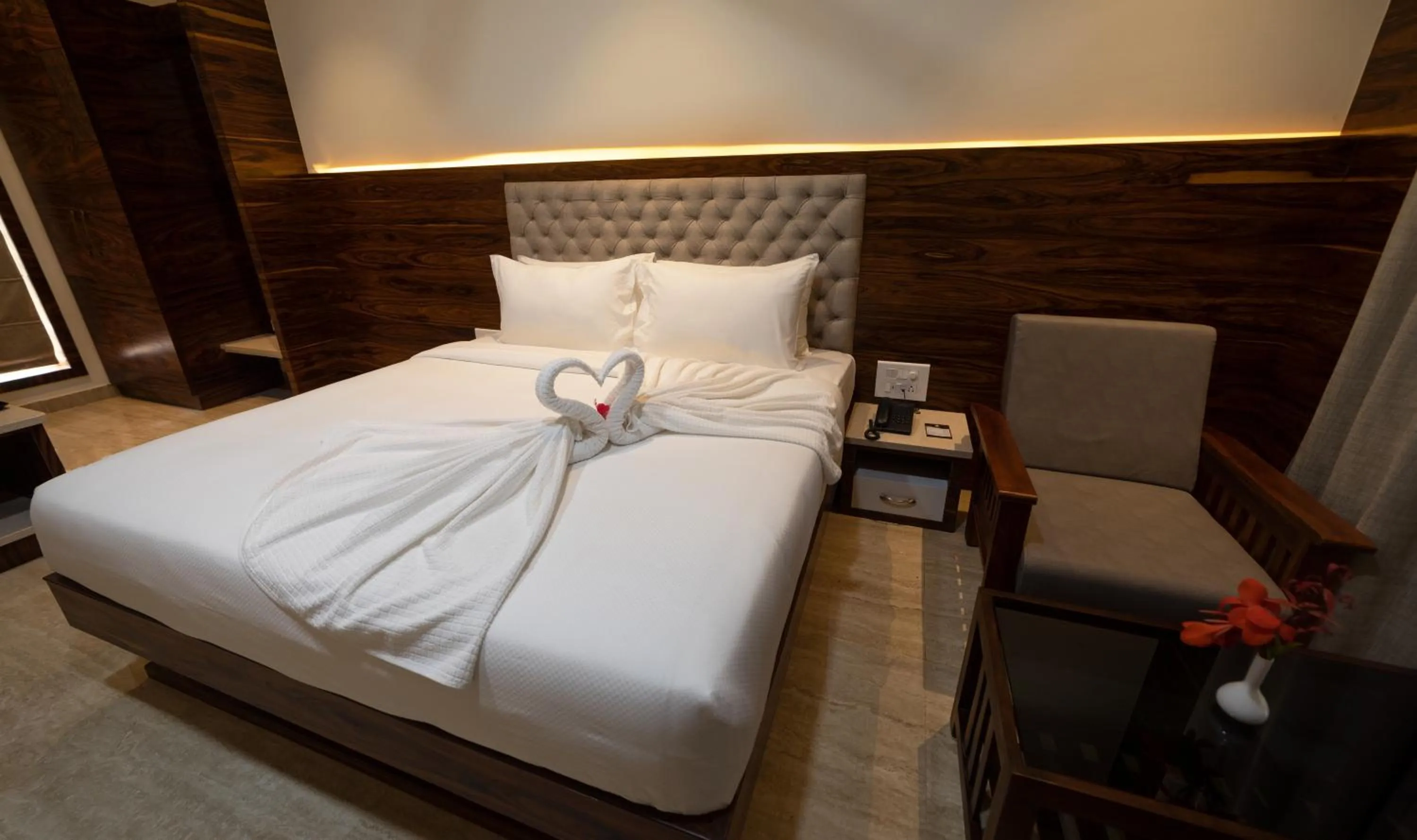 Photo of the whole room, Bed in SR Jungle Resort