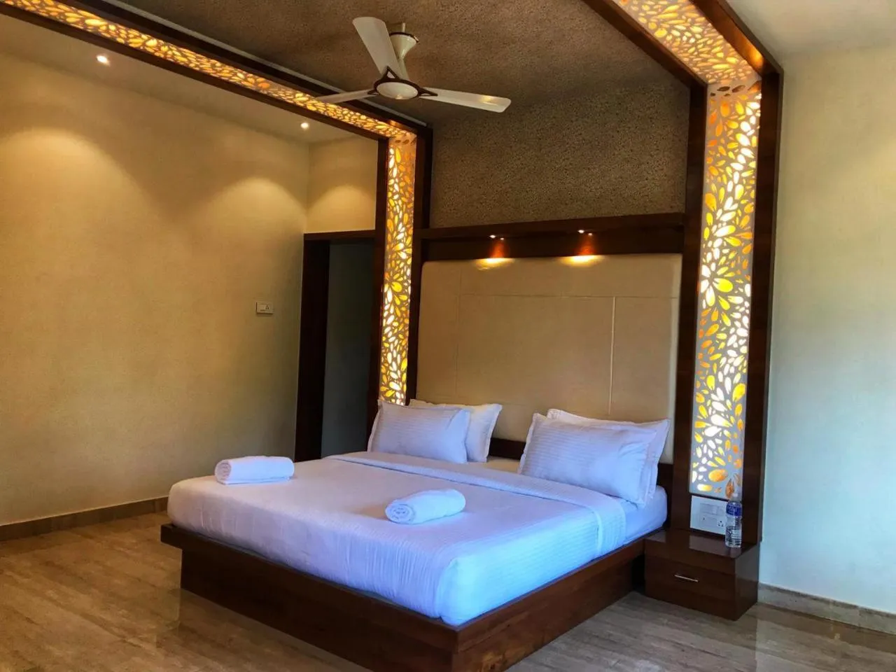 Bed in SR Jungle Resort