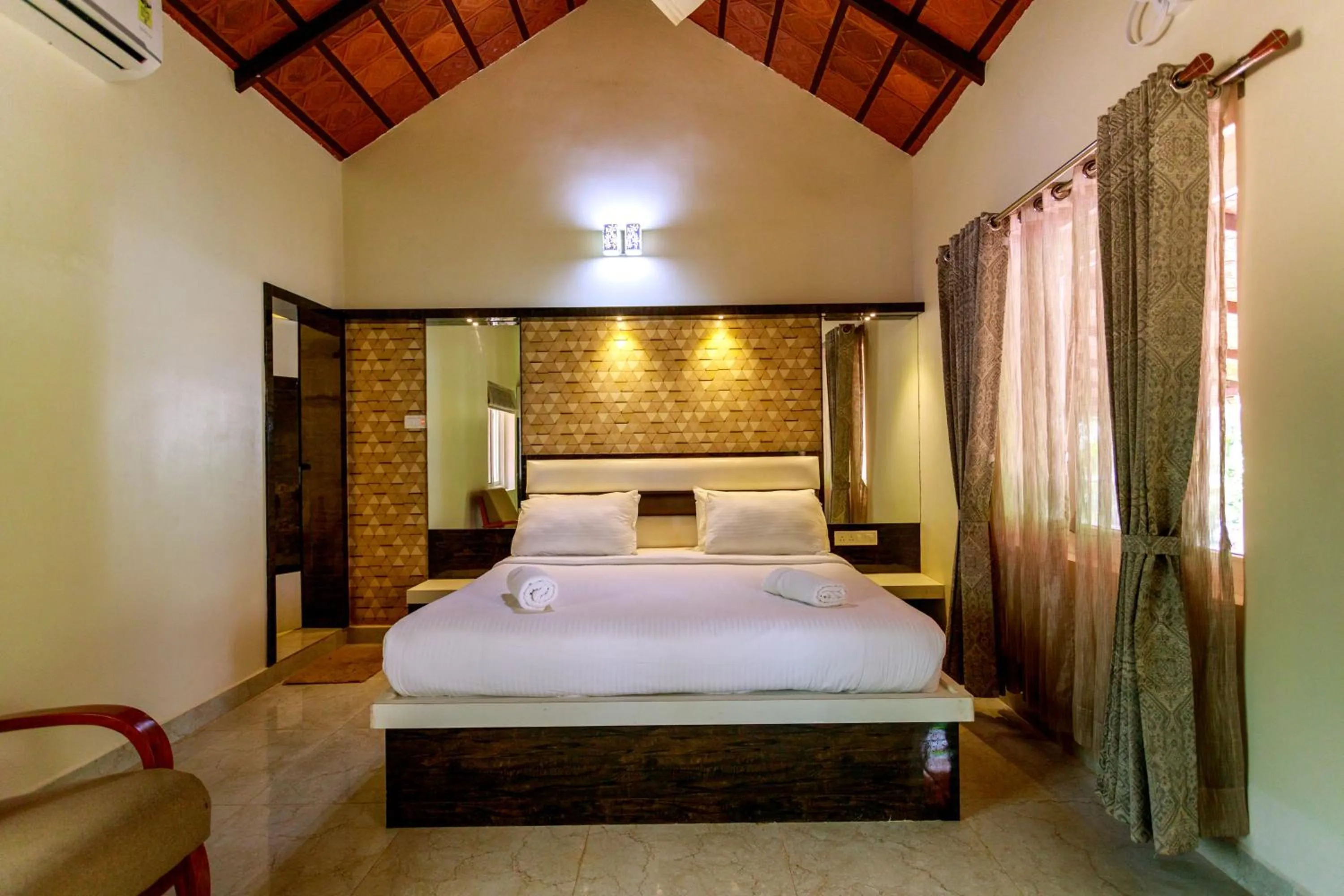 Bedroom, Bed in SR Jungle Resort