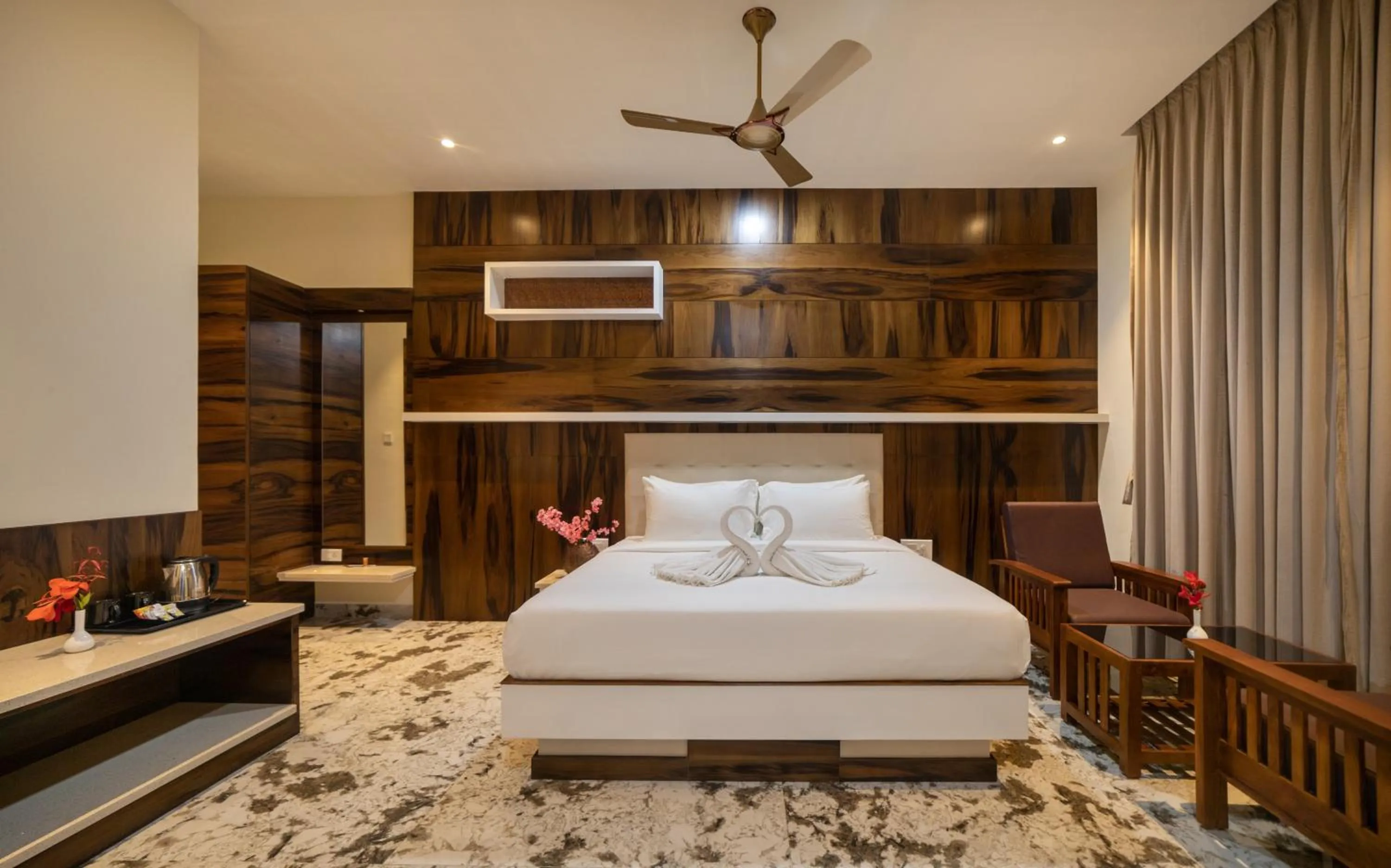 Photo of the whole room, Bed in SR Jungle Resort