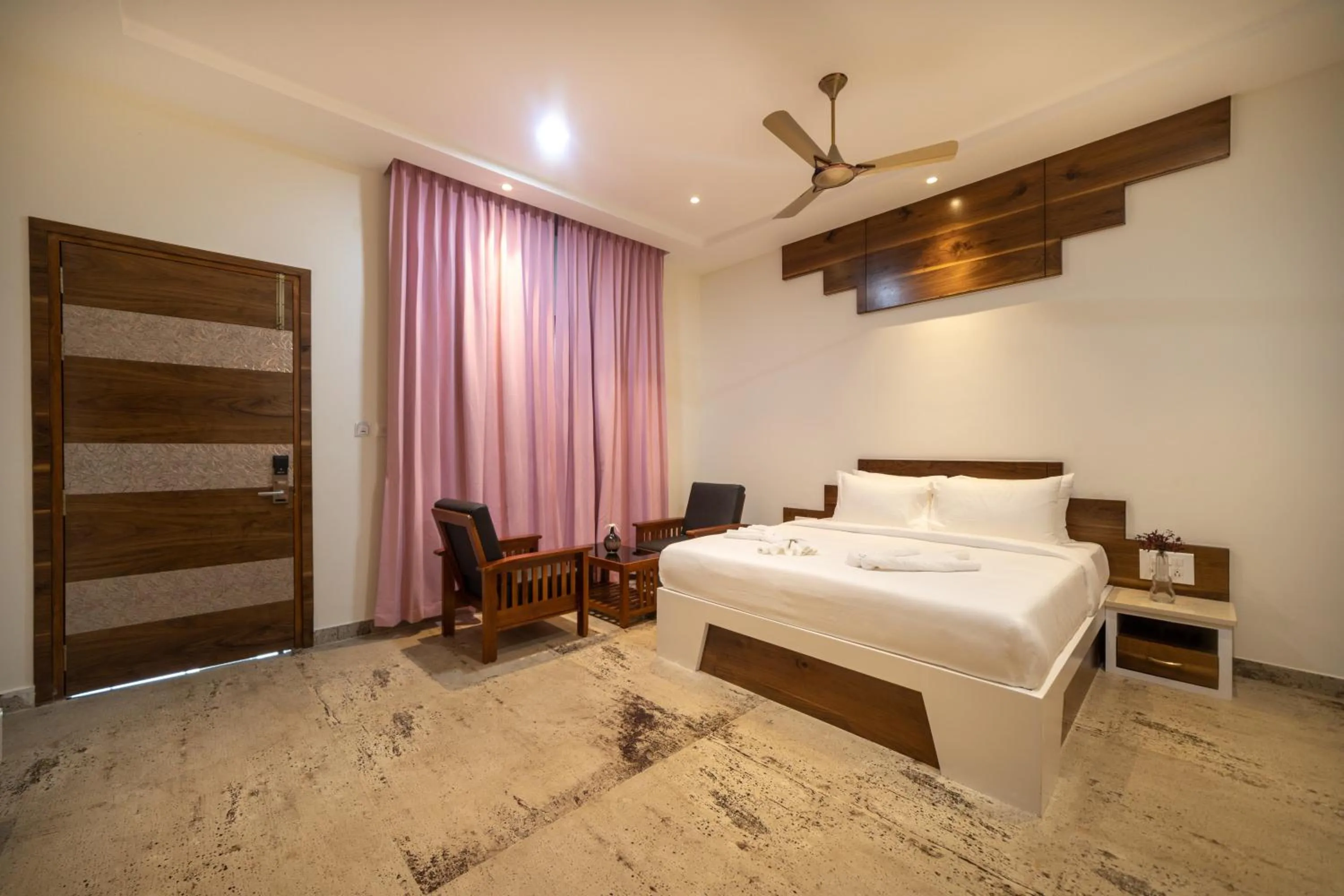 Photo of the whole room, Bed in SR Jungle Resort