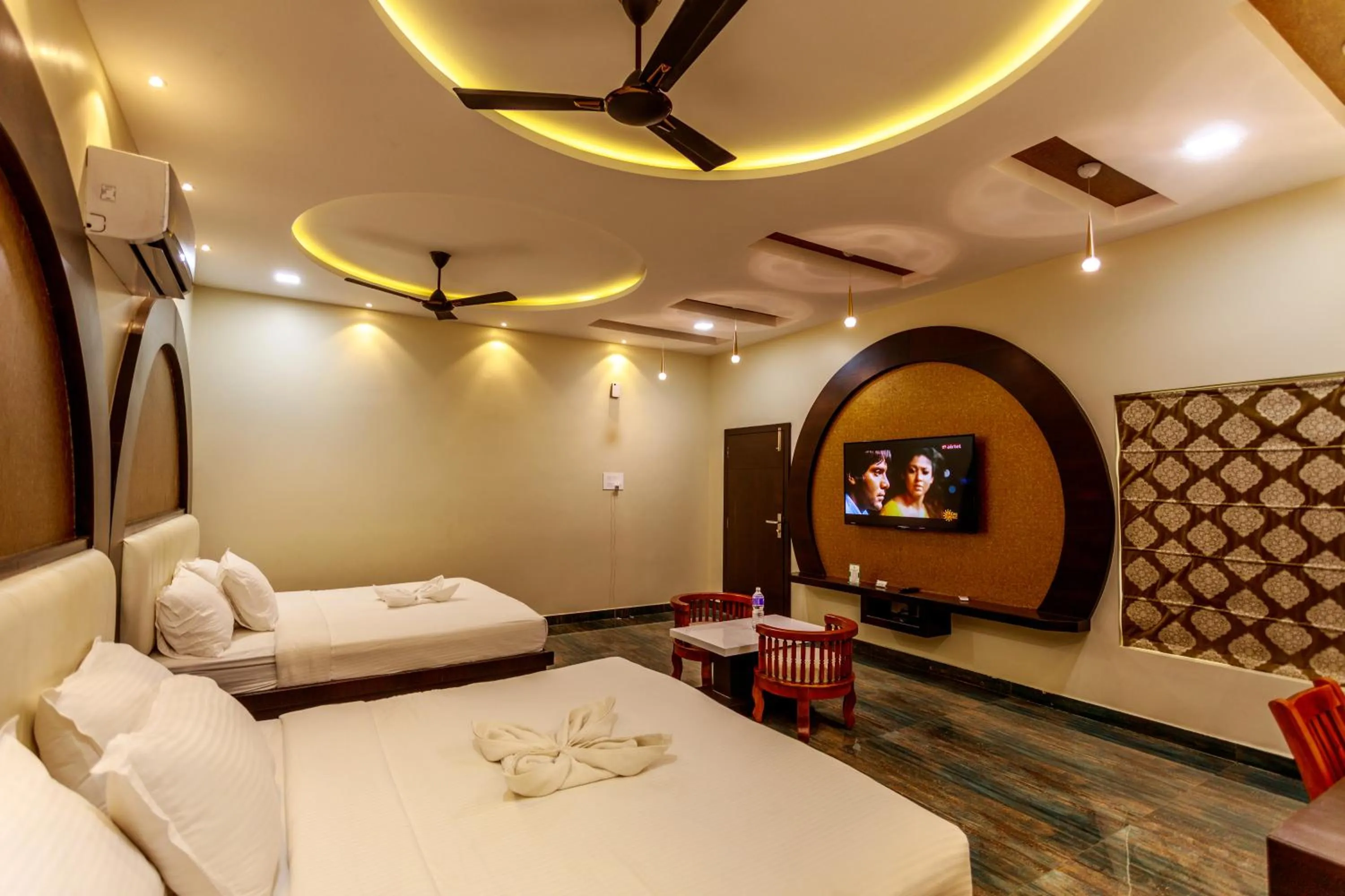 Photo of the whole room, Bed in SR Jungle Resort