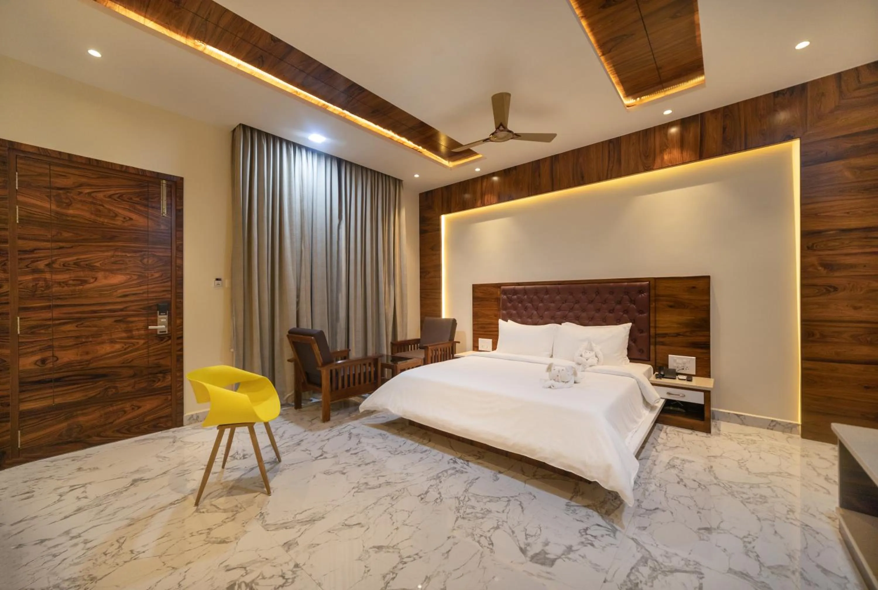 Photo of the whole room, Bed in SR Jungle Resort