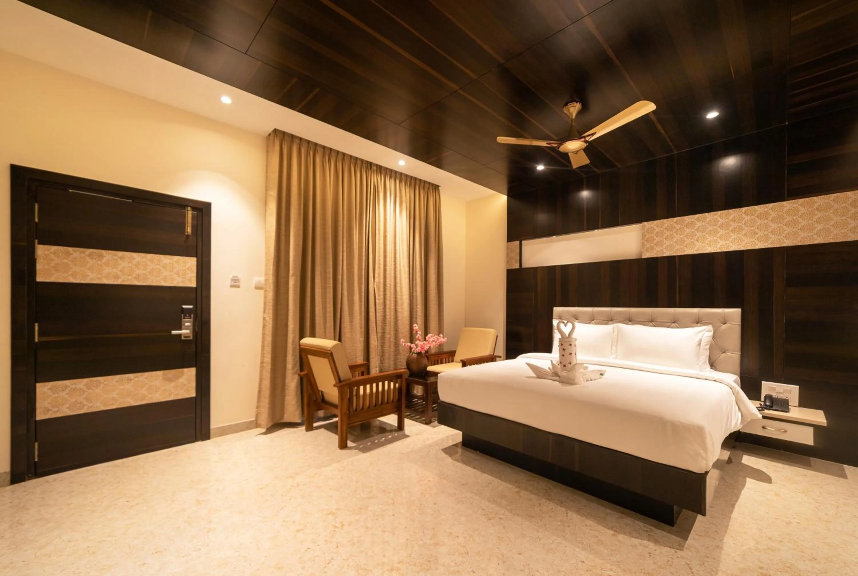 Photo of the whole room, Bed in SR Jungle Resort