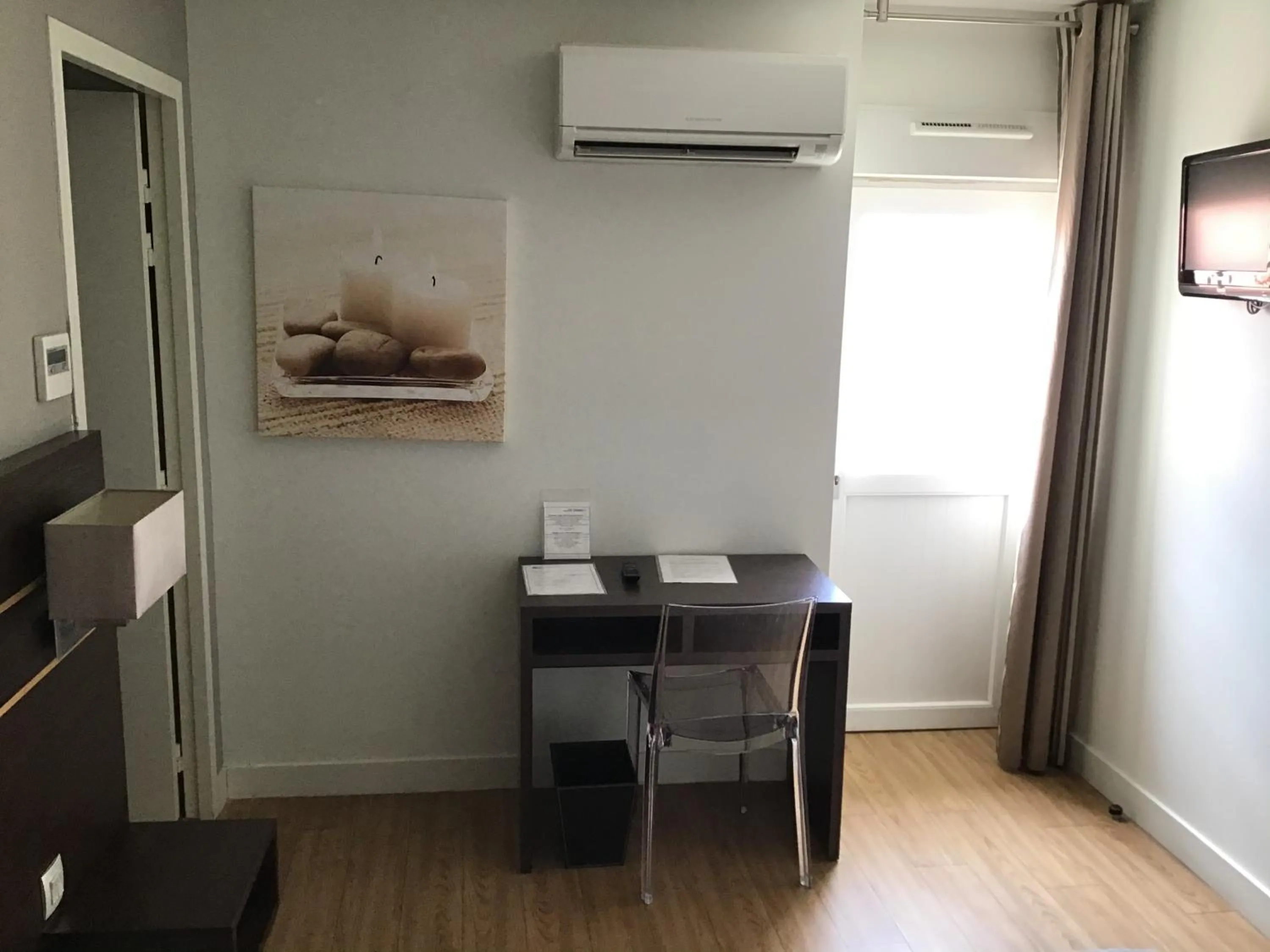 TV and multimedia in Hotel Restaurant Elissaldia