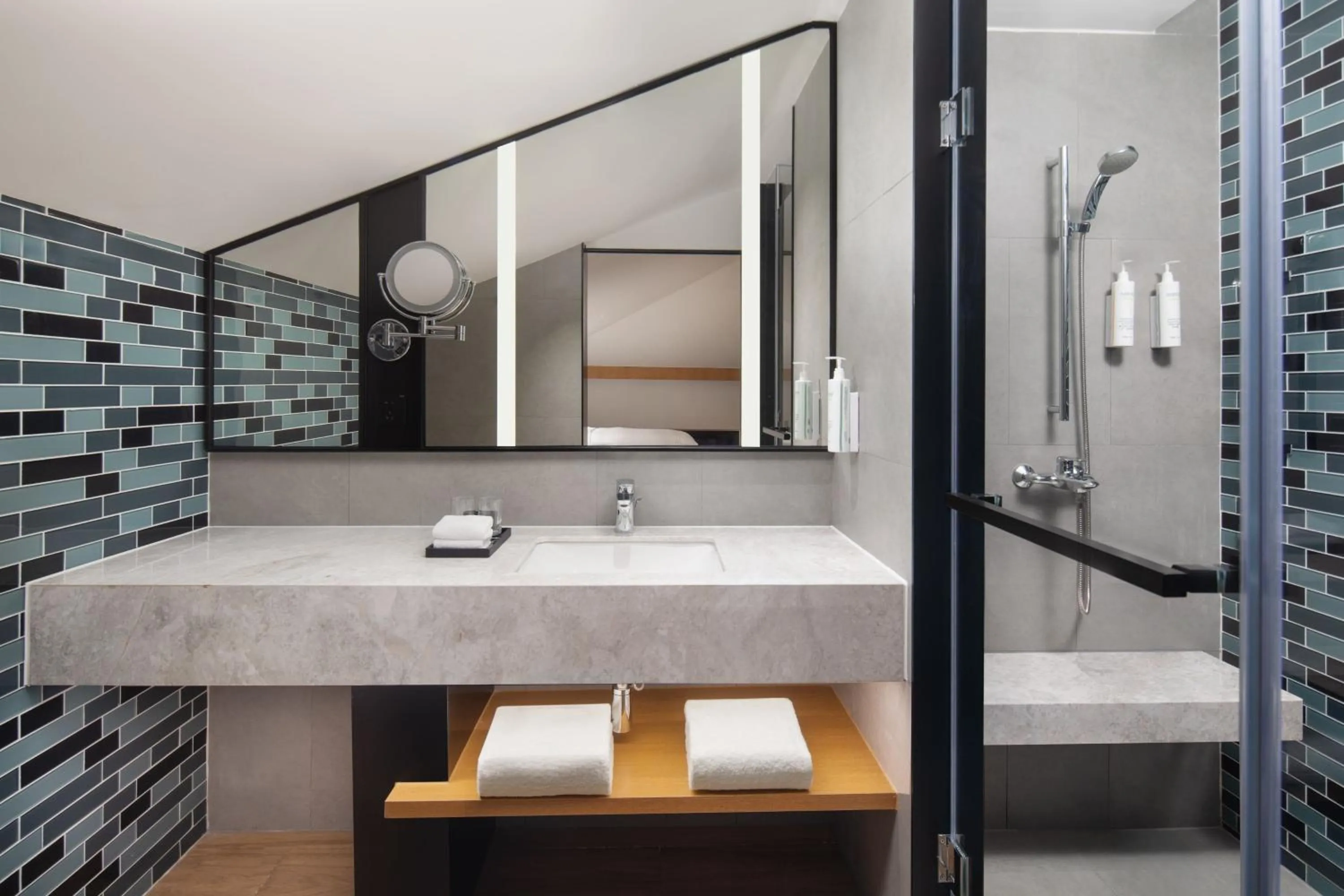 Photo of the whole room in Fairfield by Marriott Hangzhou Qiandao Lake