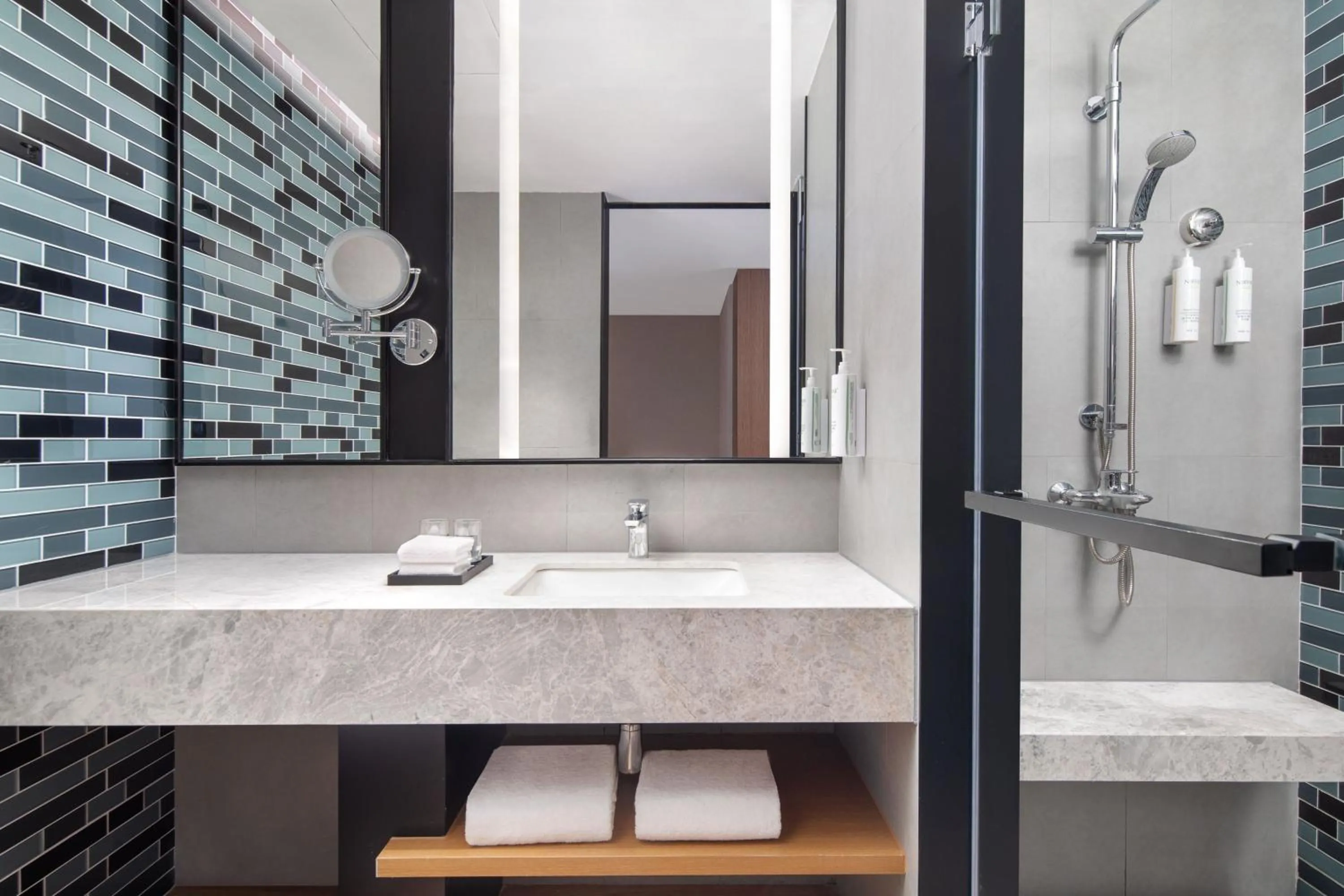 Bathroom in Fairfield by Marriott Hangzhou Qiandao Lake