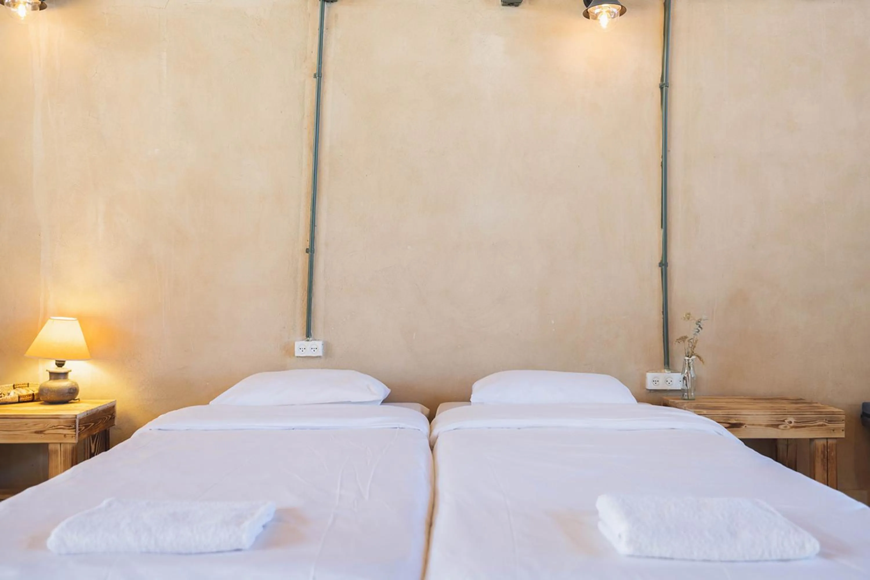 Bed in IBEX unique Desert Inn