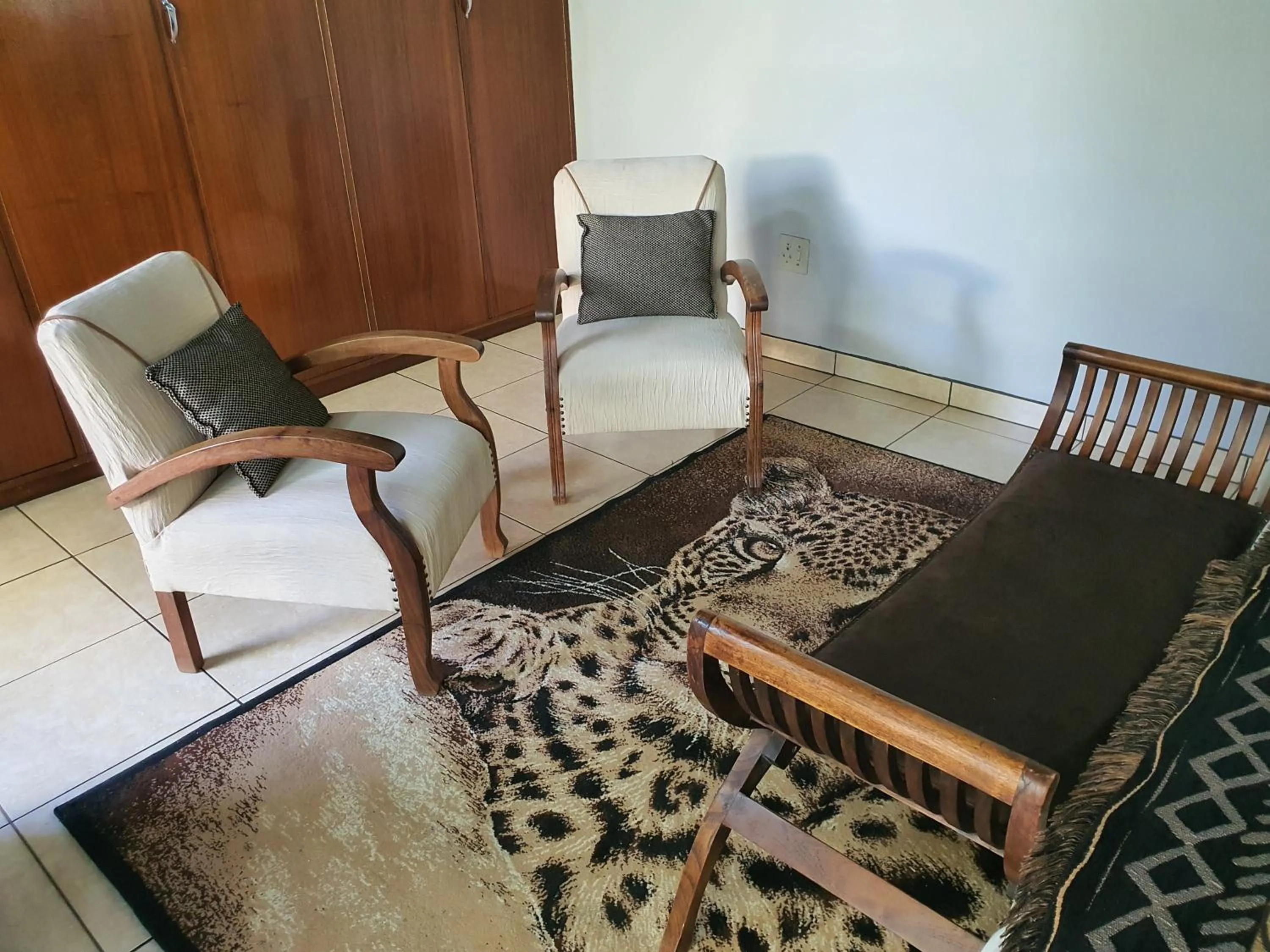 Seating area in Selati 103 Guest Cottages