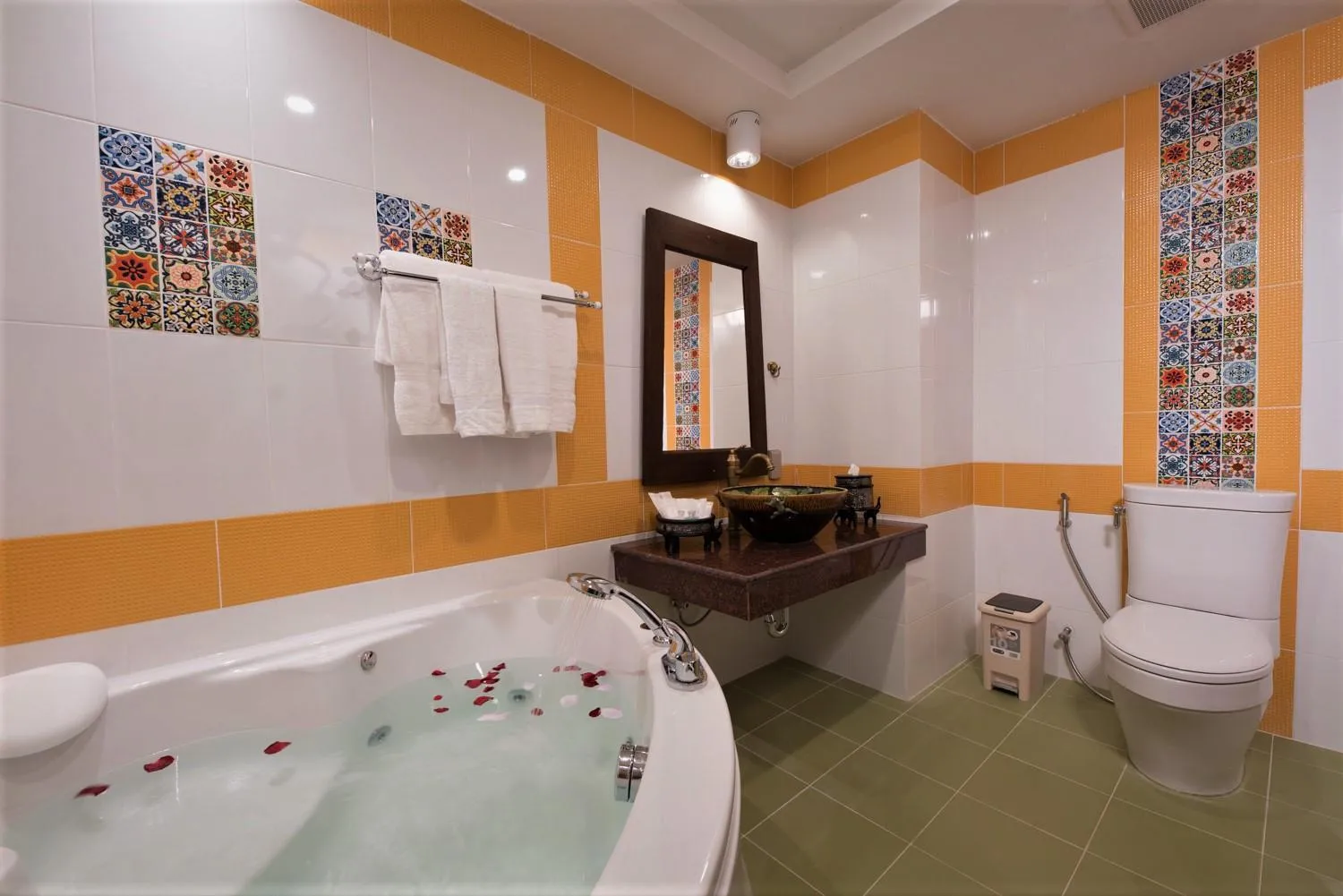 Shower in Thanyawintra Boutique and Spa