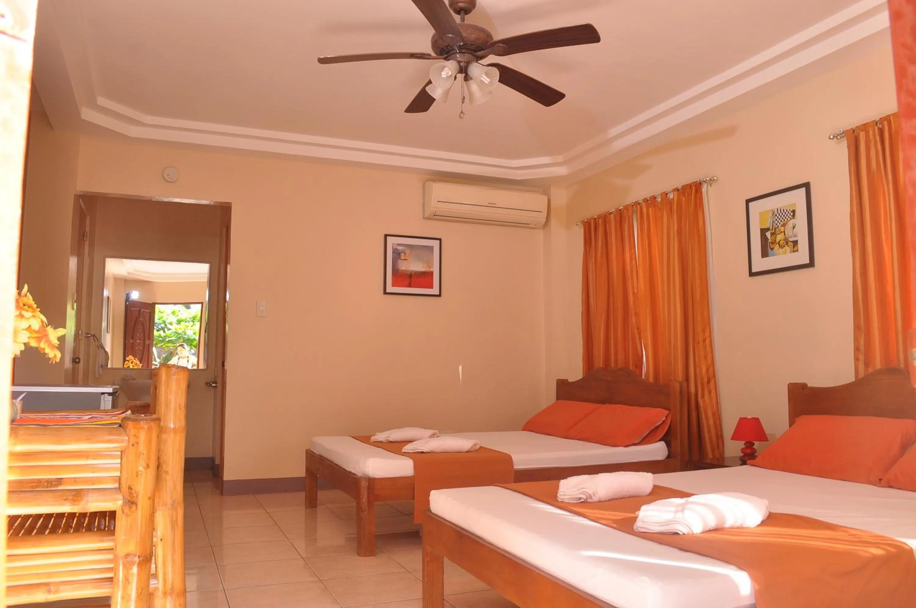 Photo of the whole room, Bed in SLAM'S Garden Dive Resort