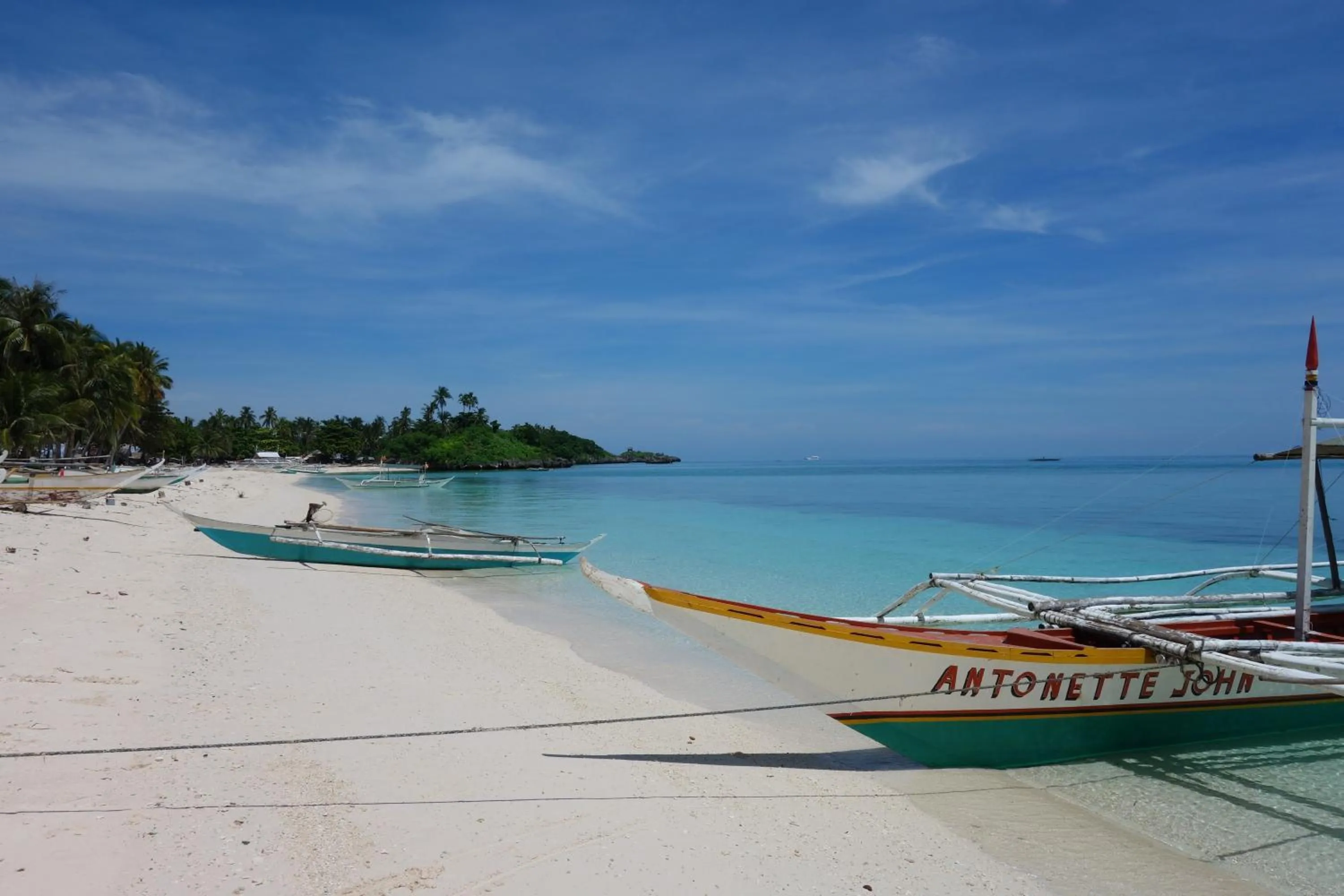 Beach in SLAM'S Garden Dive Resort