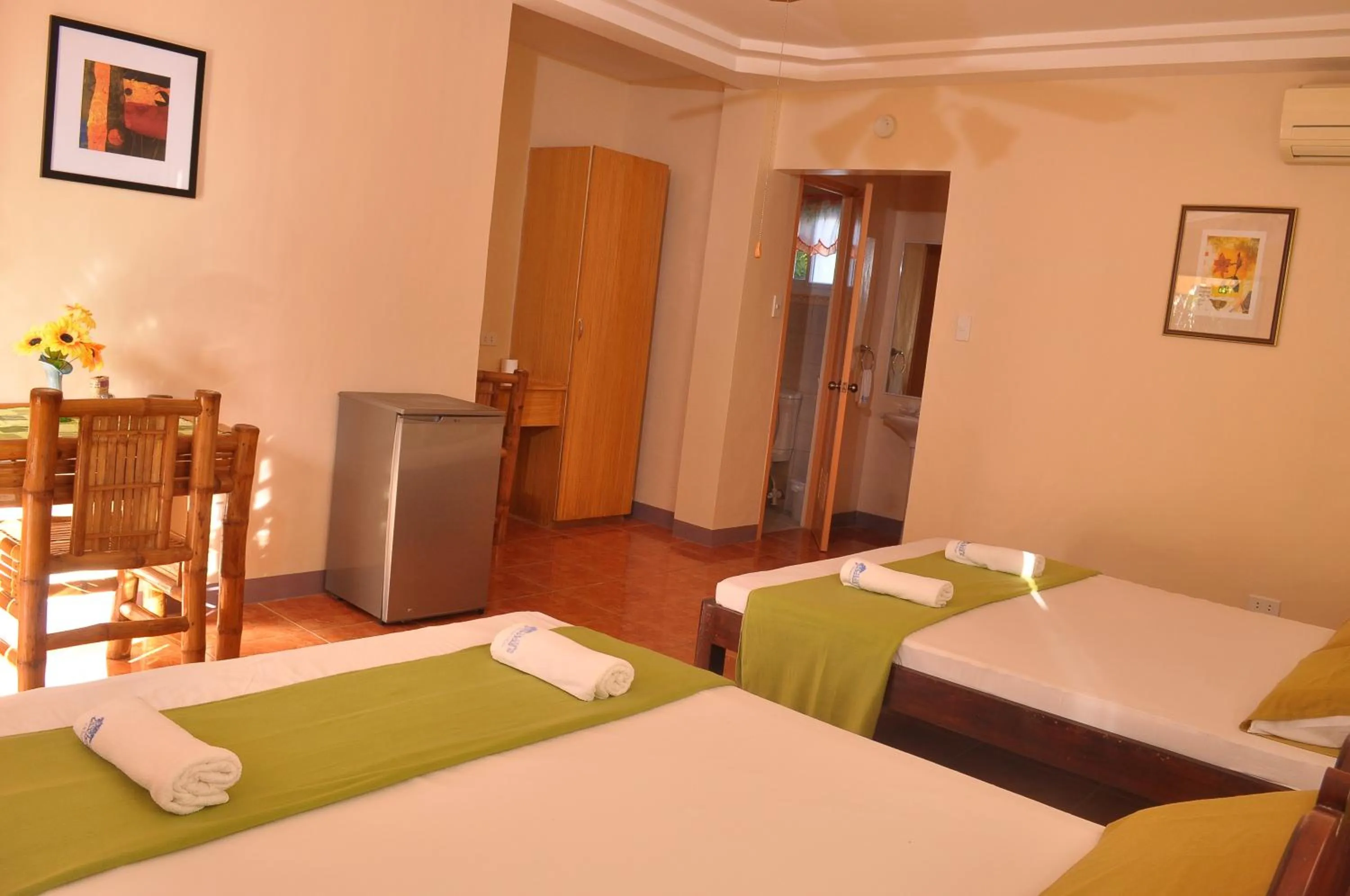 Photo of the whole room, Bed in SLAM'S Garden Dive Resort