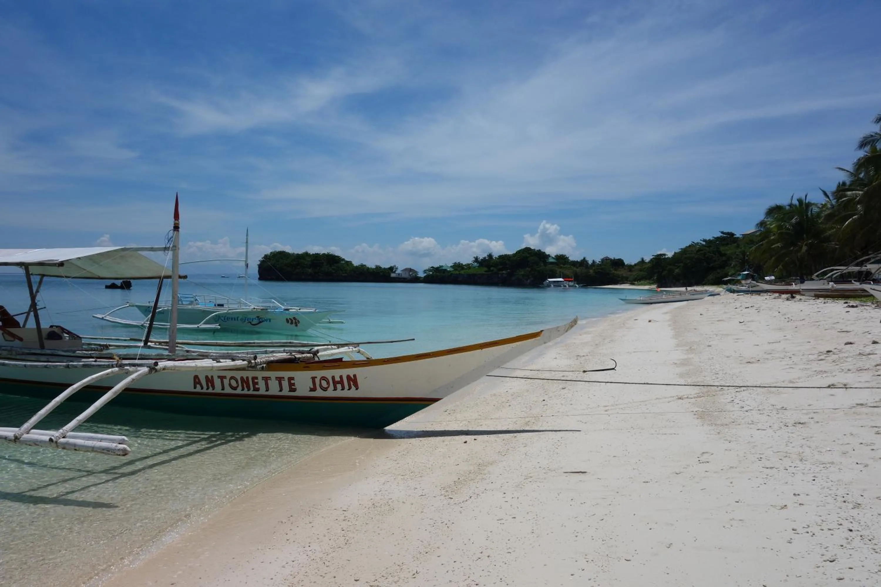 Beach in SLAM'S Garden Dive Resort