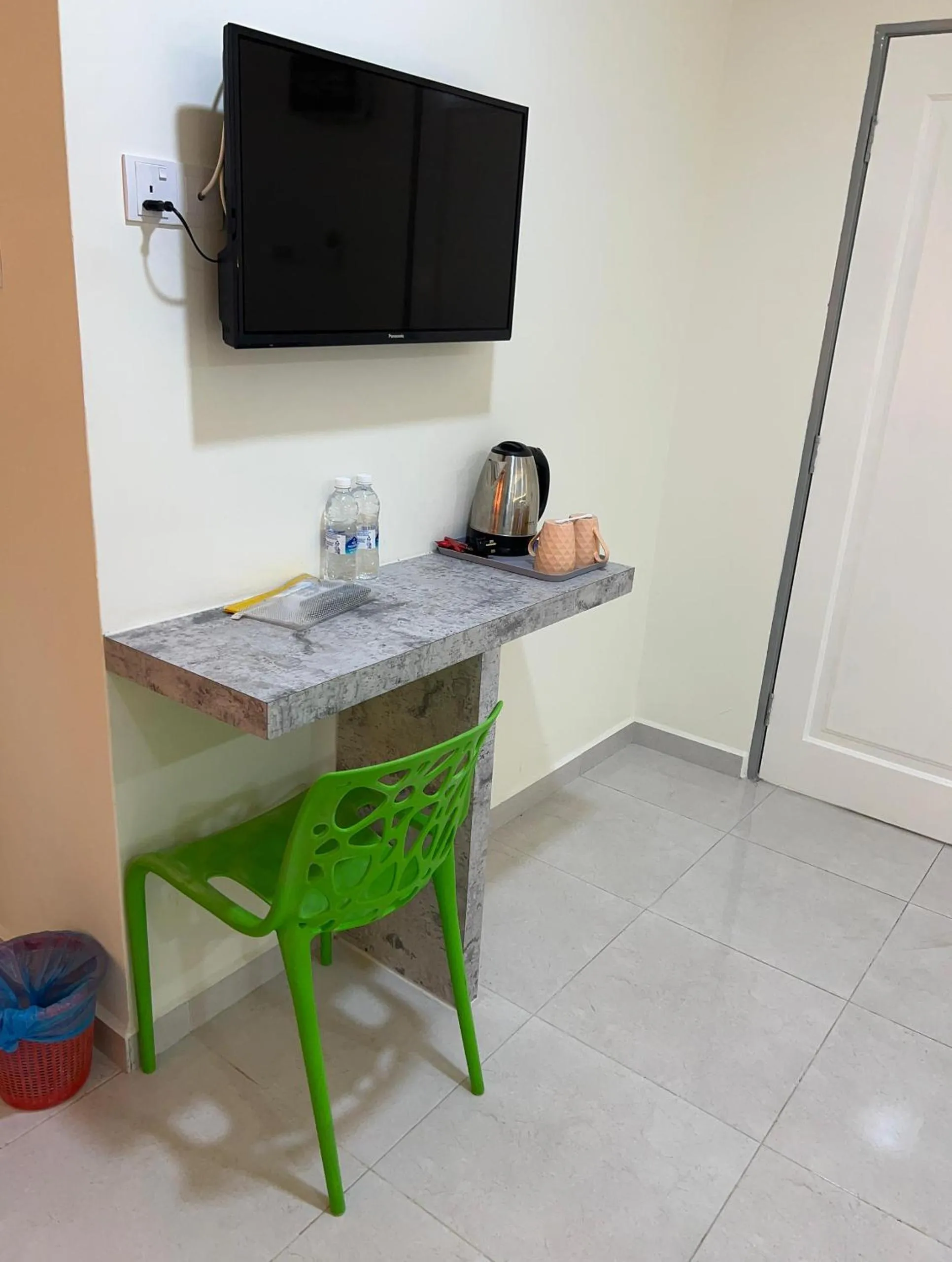 Coffee/tea facilities in D'Lima Beach Inn