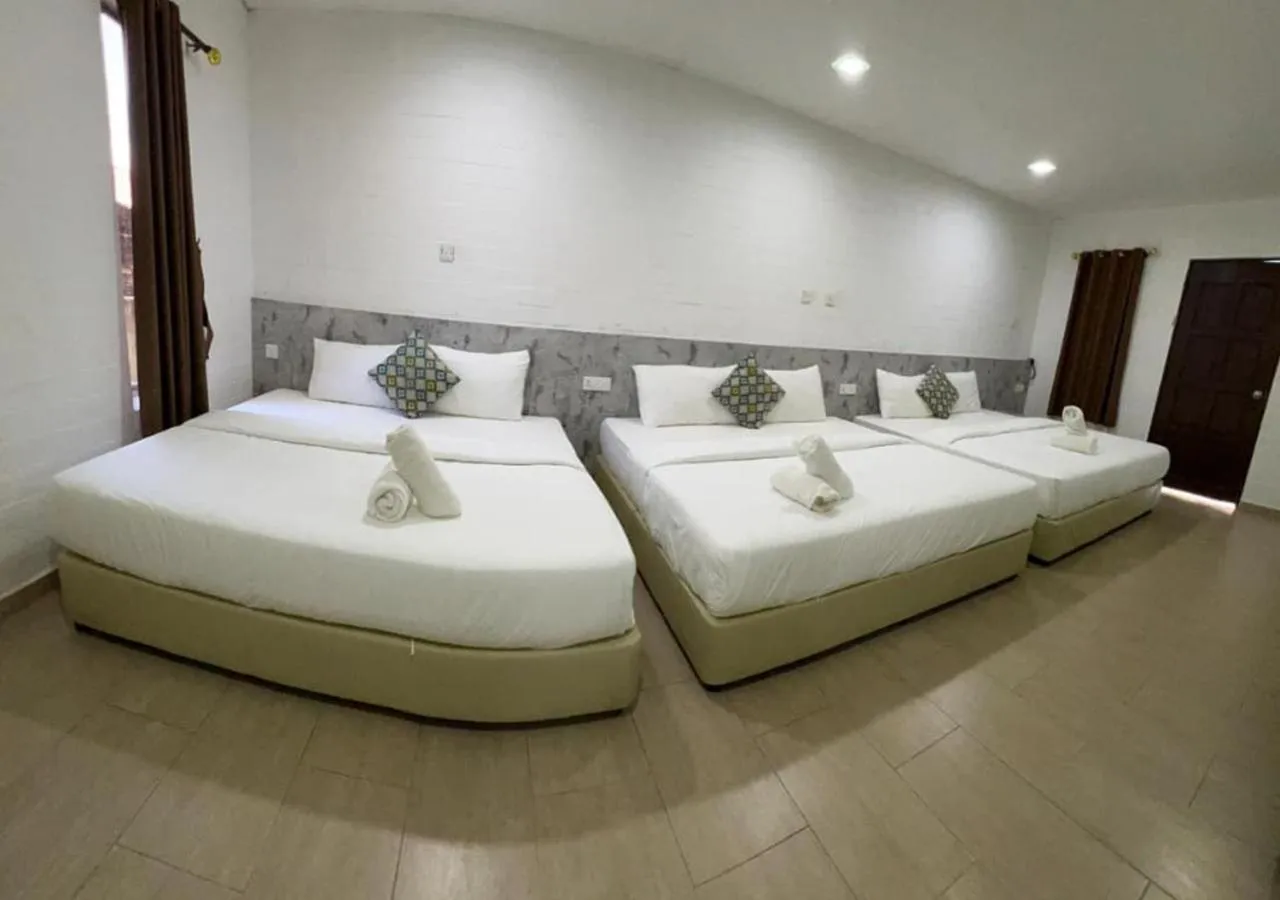 Bedroom, Bed in D'Lima Beach Inn