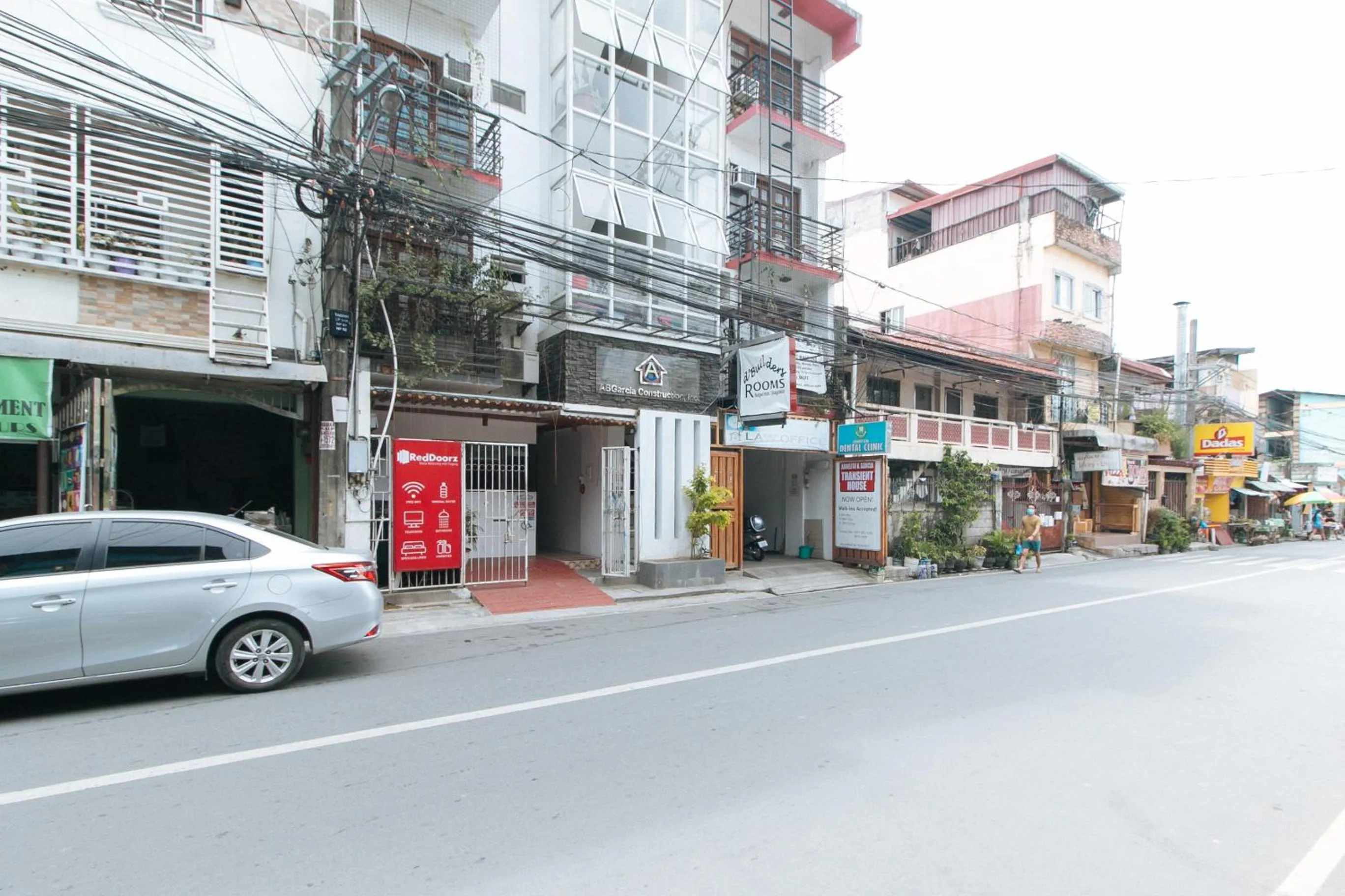 Property building in RedDoorz at DBuilders Rooms Ph1 Taguig