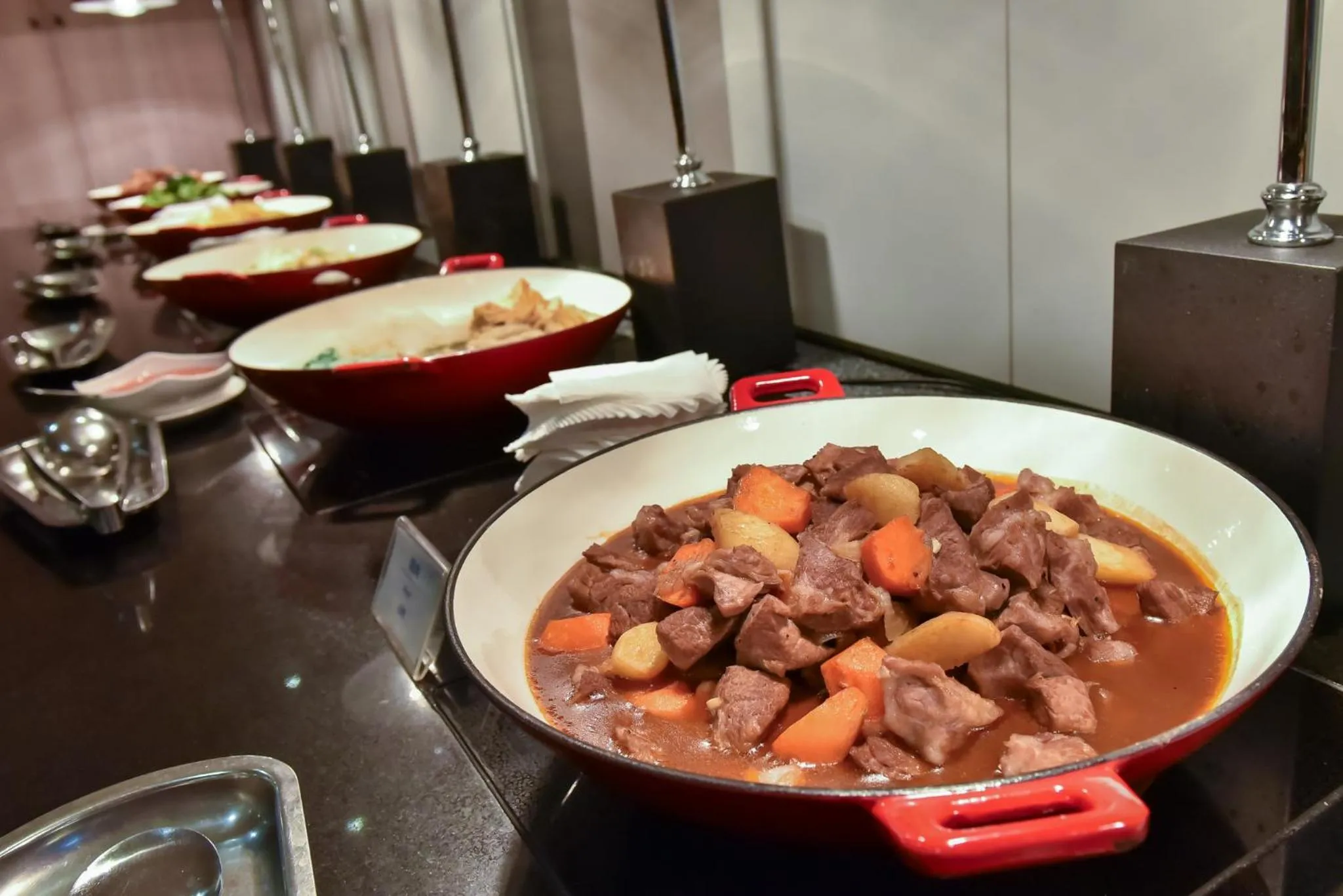 Restaurant/places to eat in Holiday Inn Express Taipei Train Station by IHG