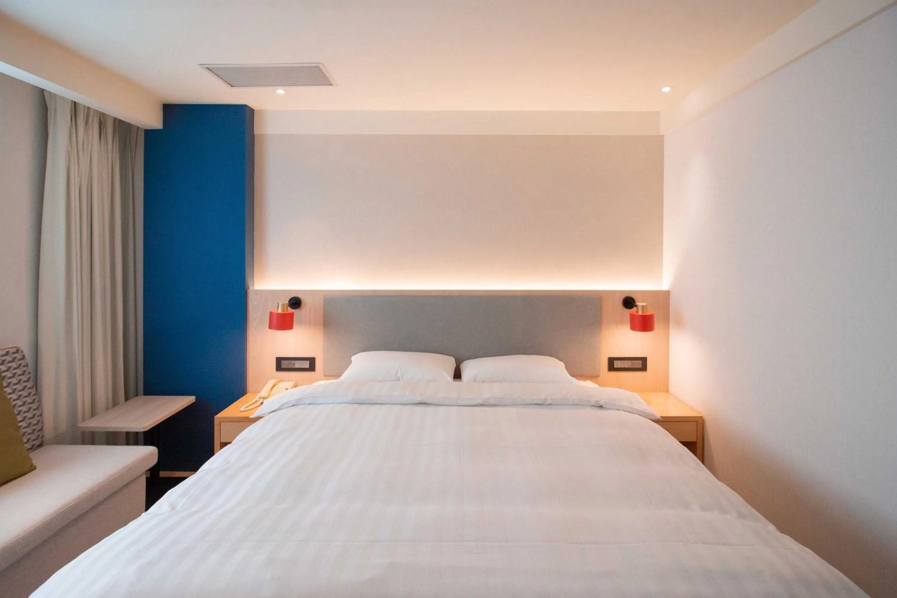 Bed in Hotel Orchard Park - Taipei