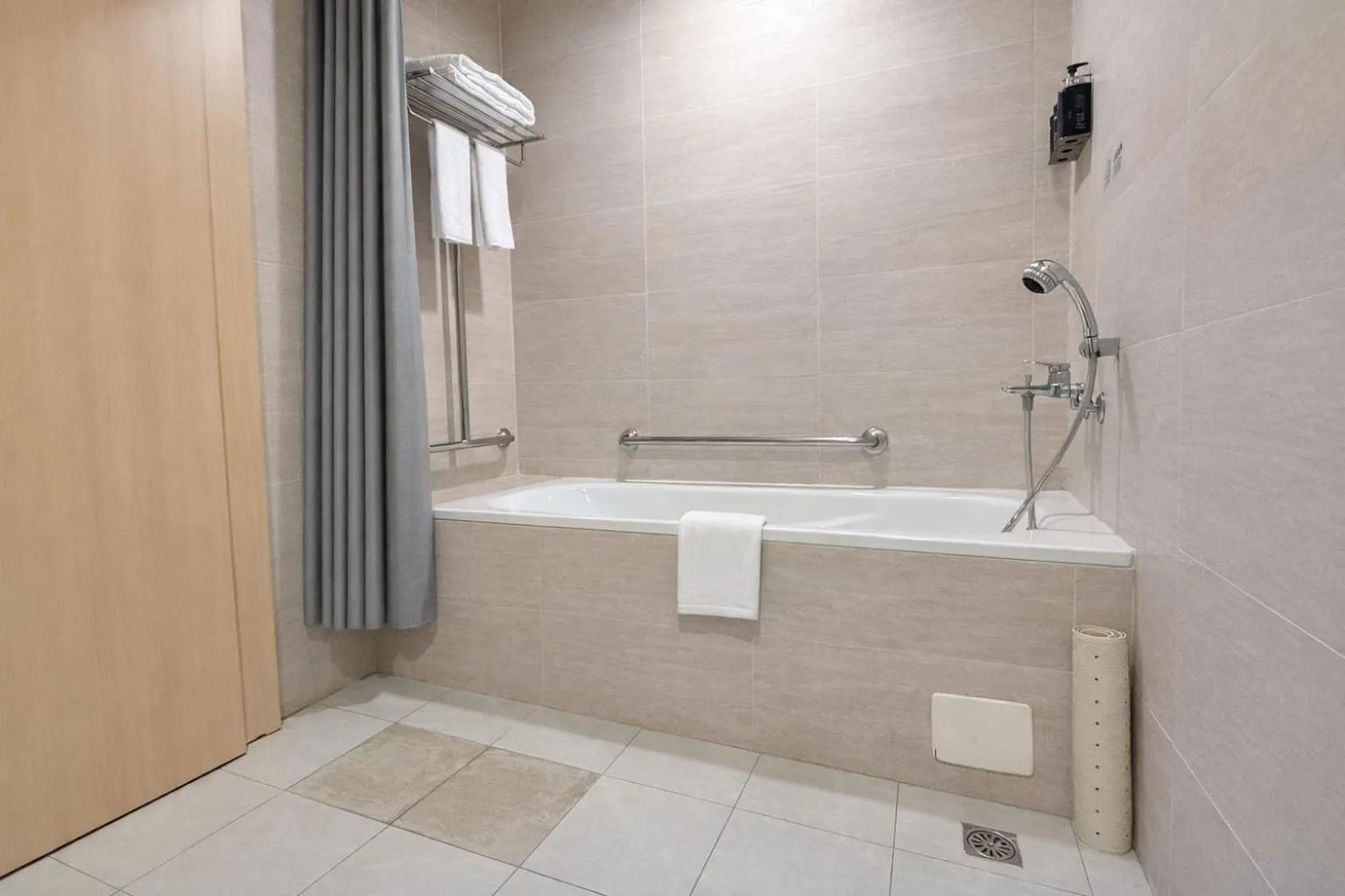 Holiday Inn Express Taipei Train Station by IHG