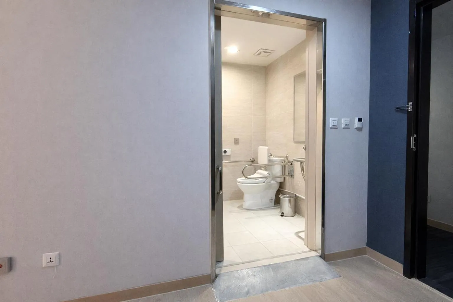 Holiday Inn Express Taipei Train Station by IHG