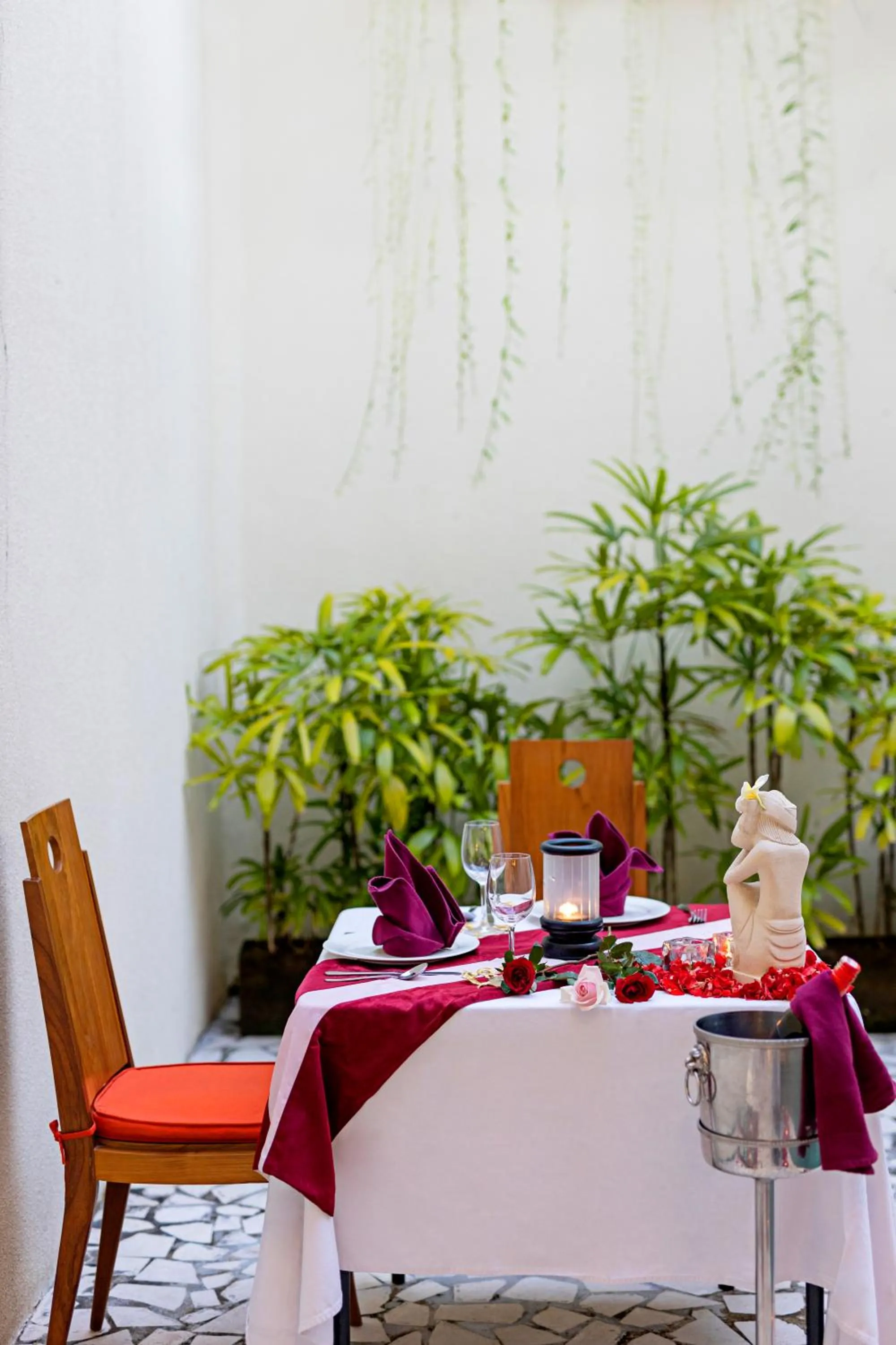 Food and drinks in Villa Kayu Raja