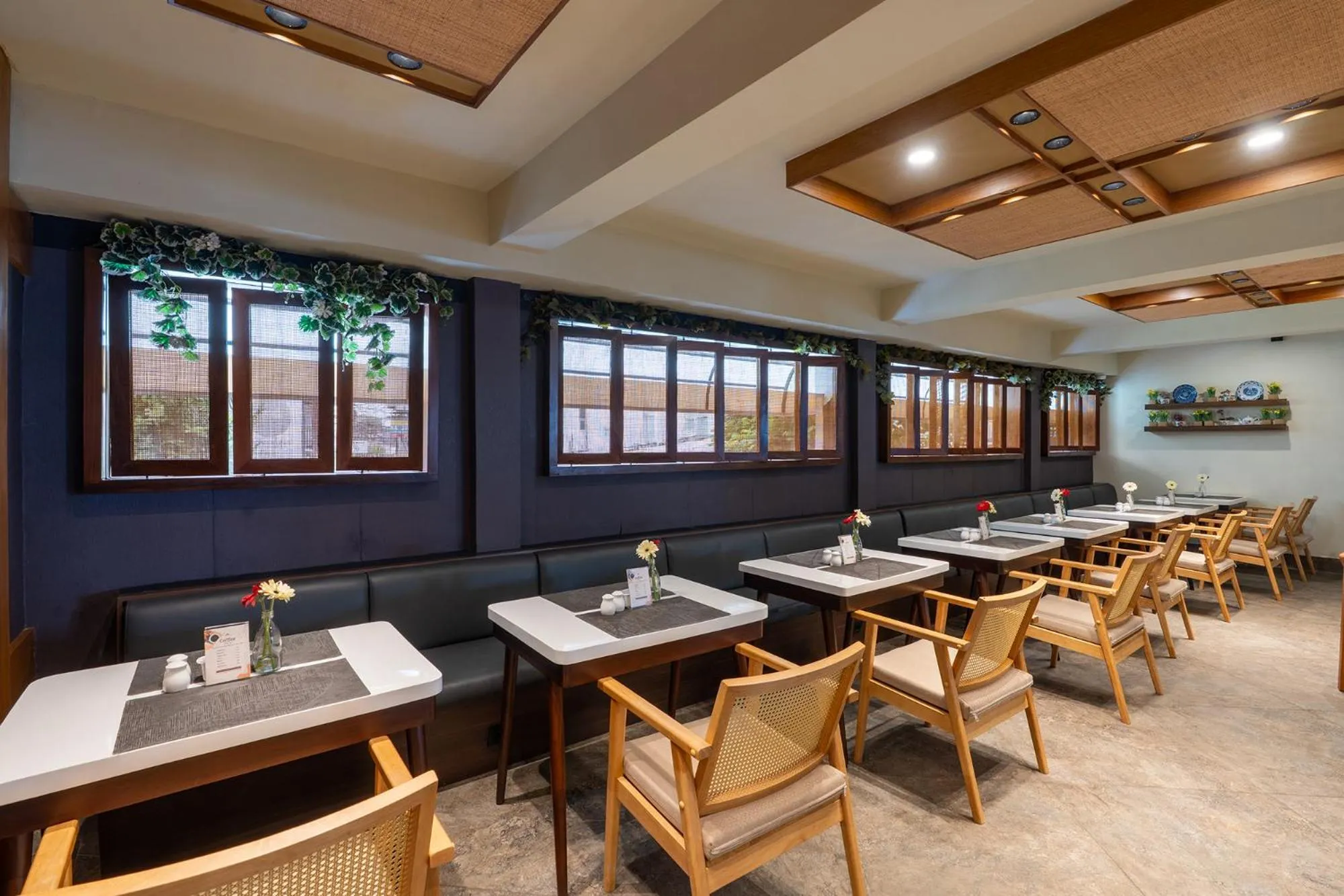 Restaurant/places to eat in Villa Kayu Raja