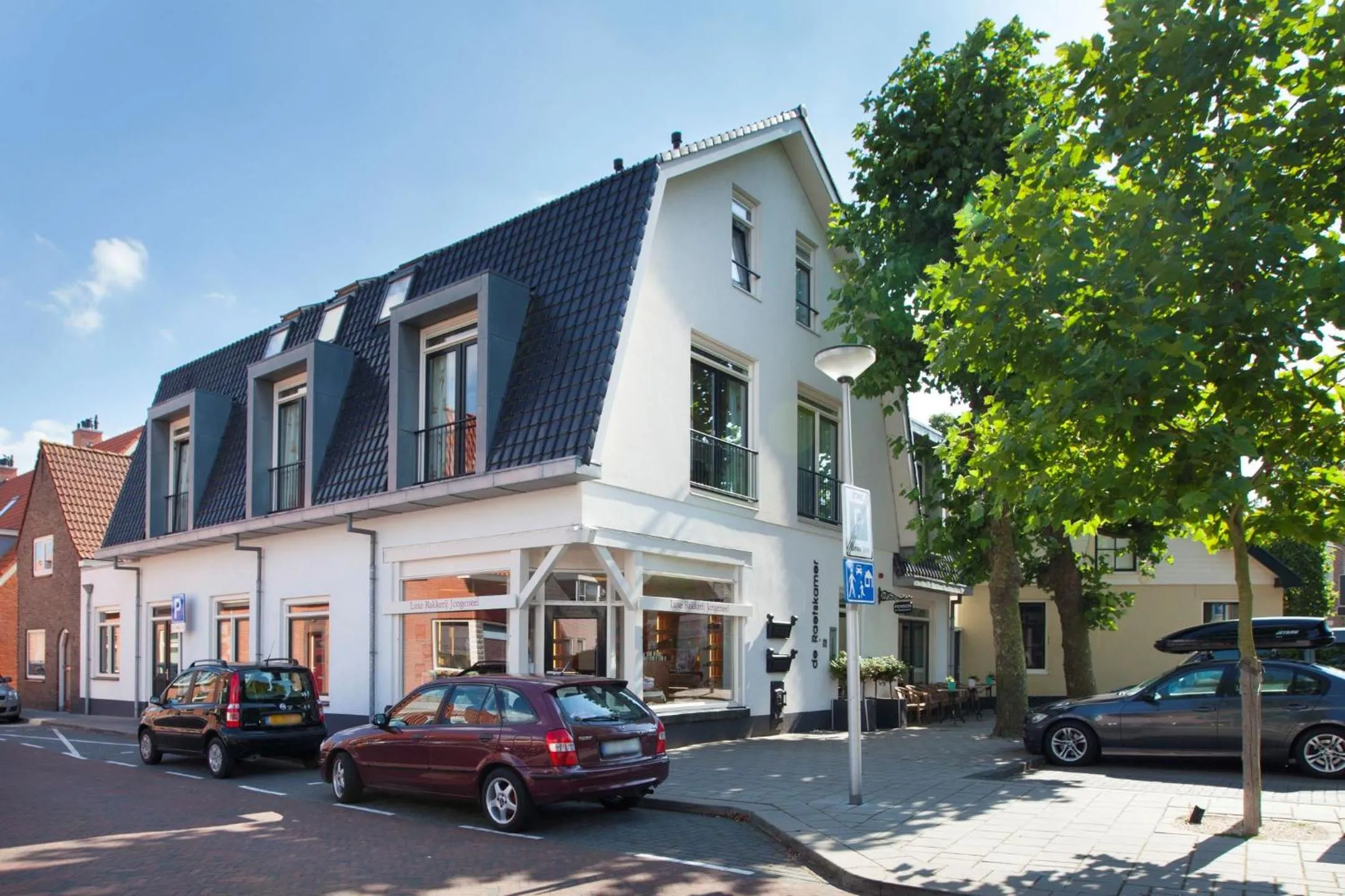 Property building in Boutique Hotel De Raetskamer