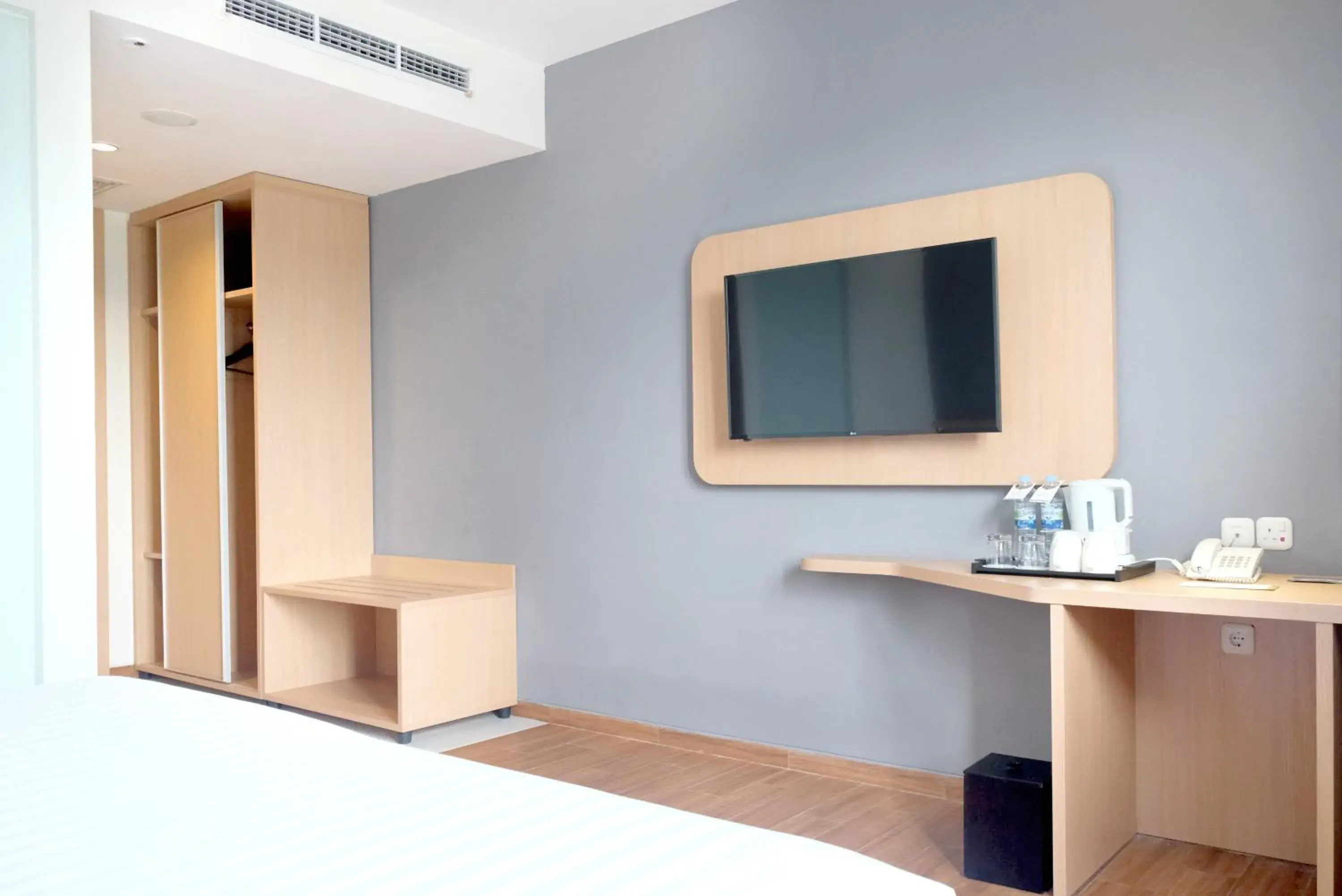 Deluxe King Room with Bay View in Hotel Santika Premiere Ambon Deluxe King Room with Bay View in Hotel Santika Premiere Ambon