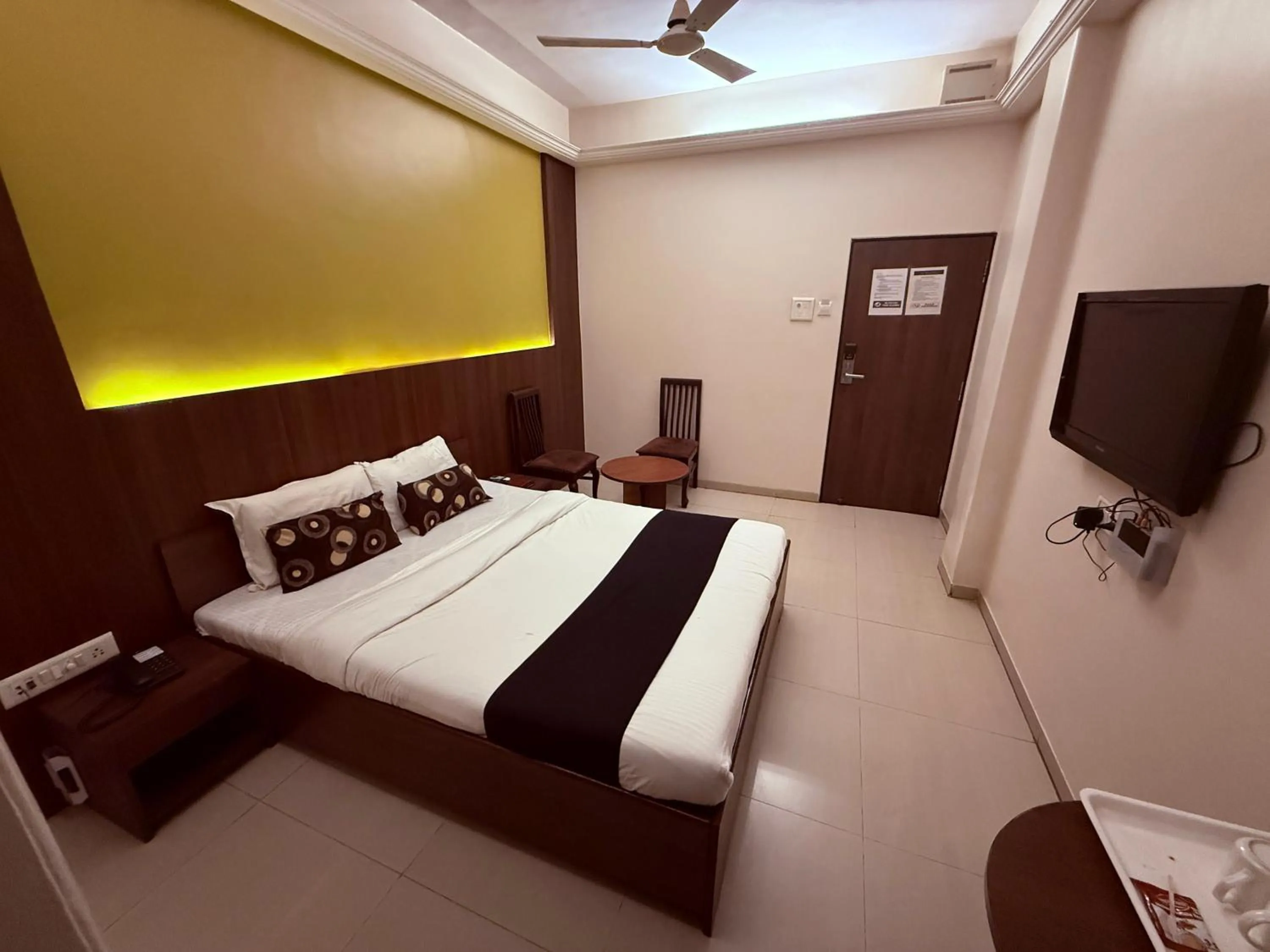 Bed in Hotel Alka Residency