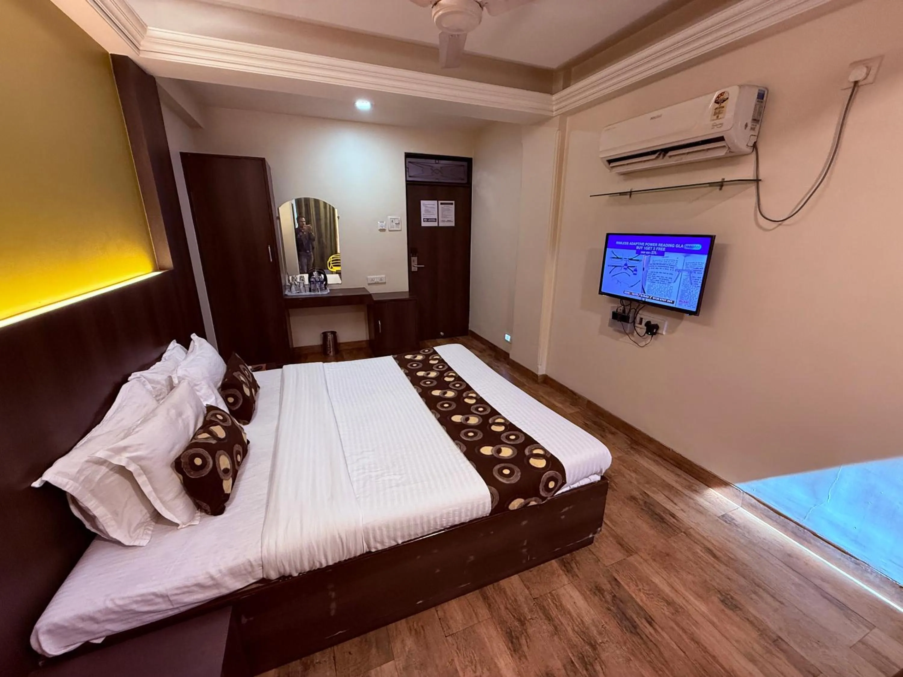 Bed in Hotel Alka Residency
