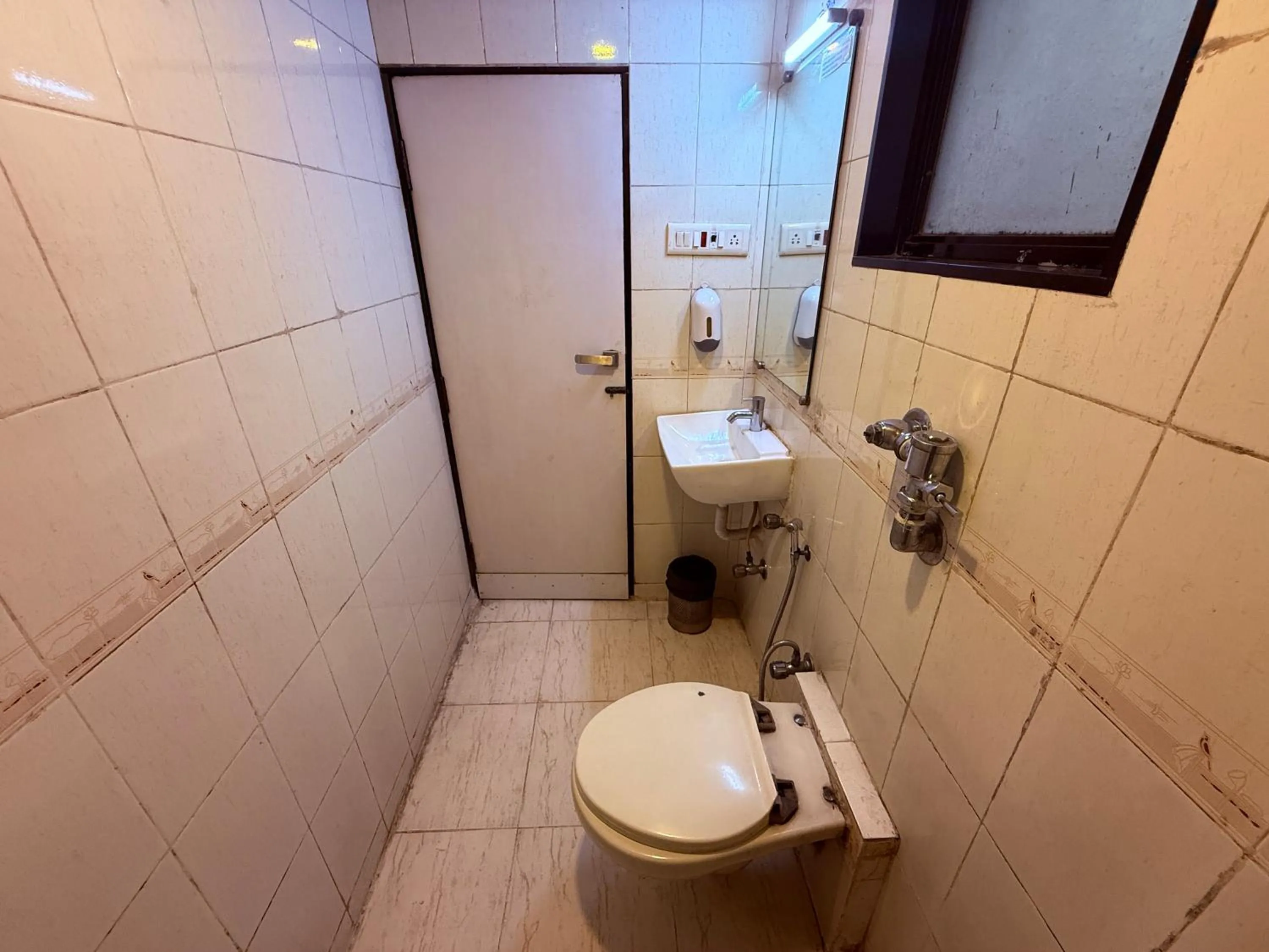 Toilet in Hotel Alka Residency