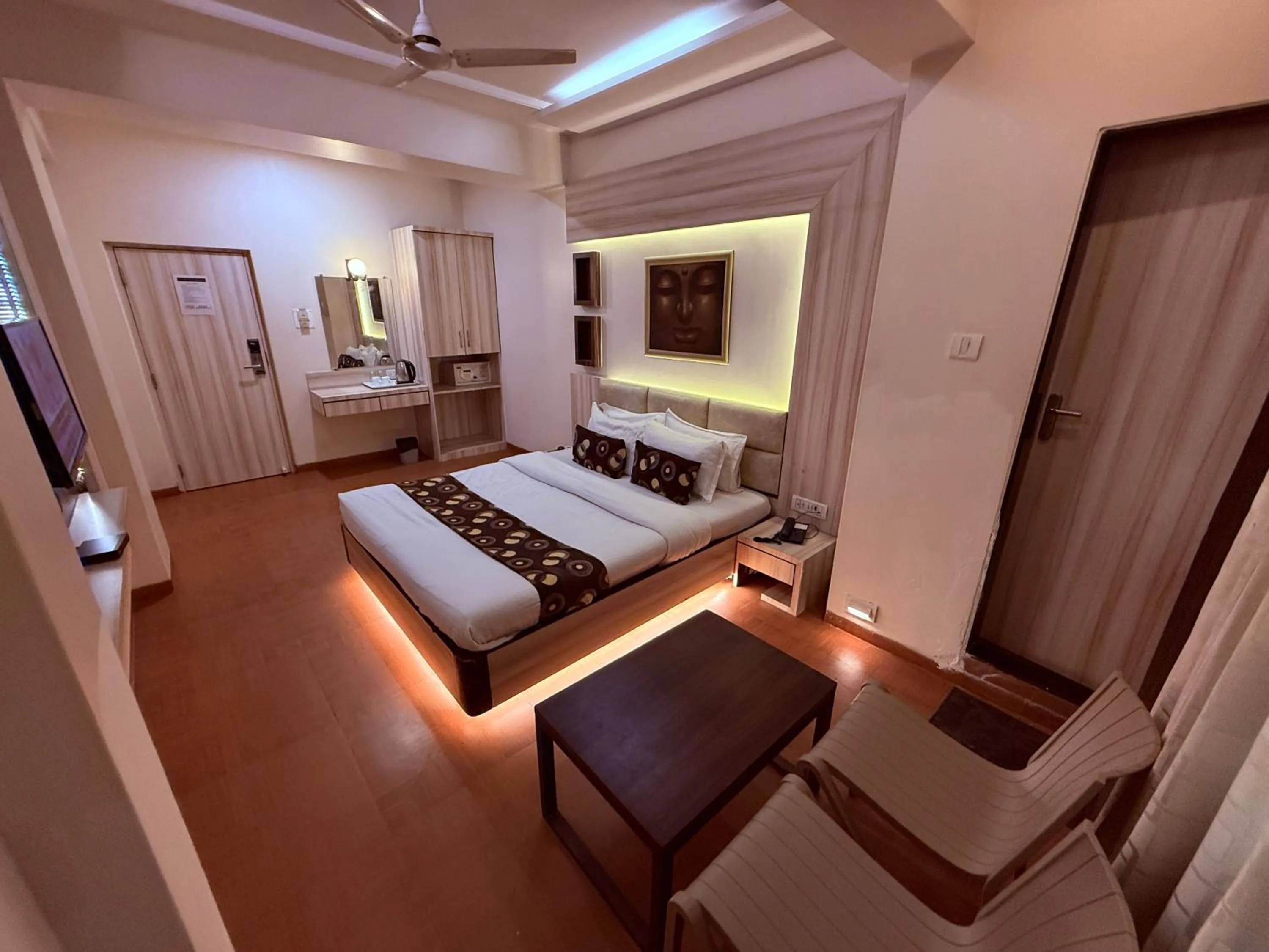 Bed in Hotel Alka Residency